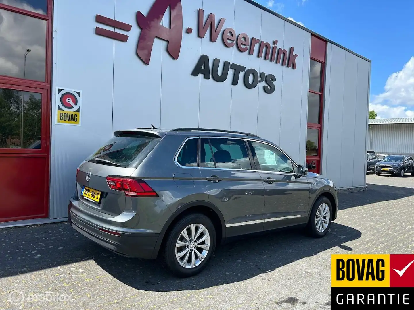 Volkswagen Tiguan 1.5 TSI Comfortline Business Gris - 2