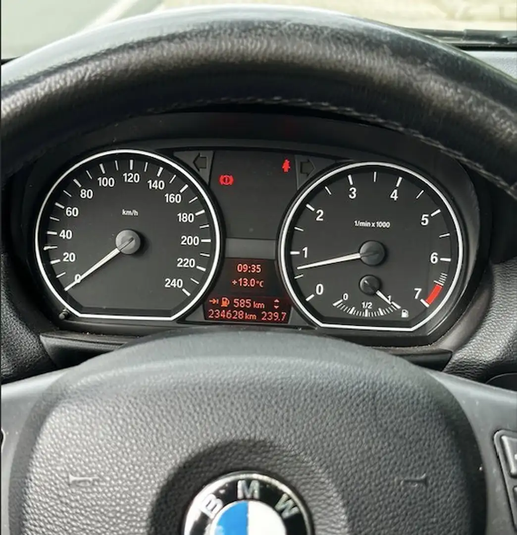 BMW 118 118 118i Executive Černá - 2