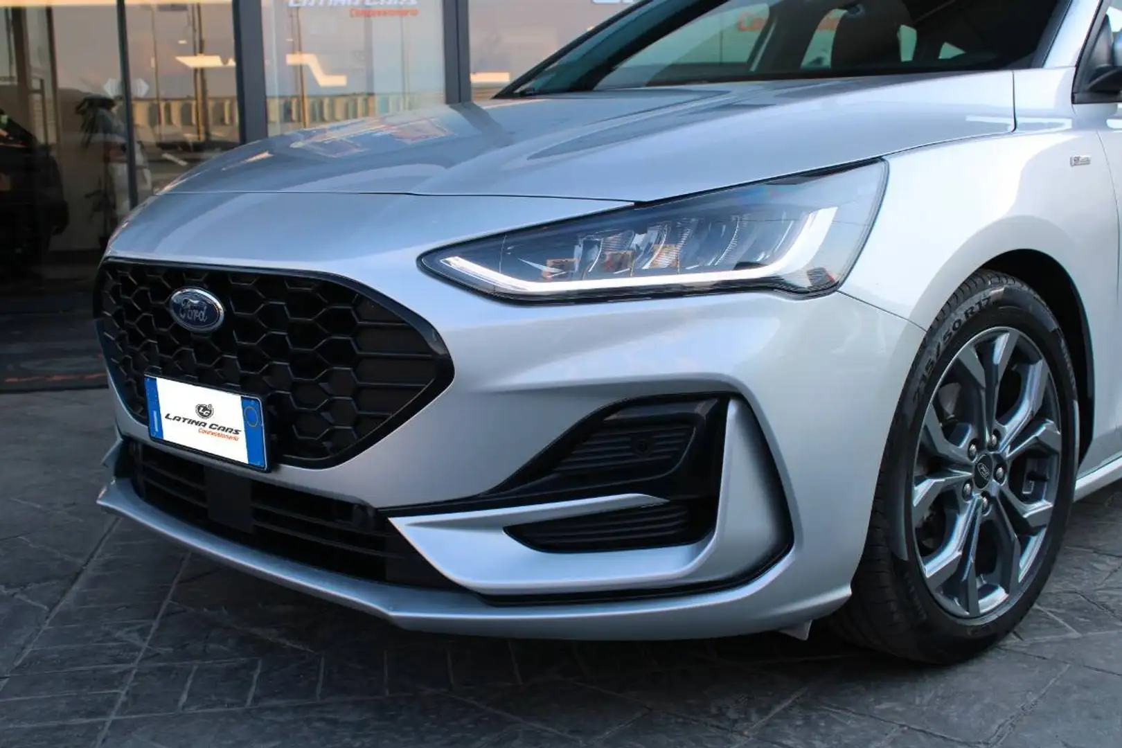 Ford Focus 1.5 ecoblue ST-Line 115cv AUTO con Navi e CarPlay Grigio - 2