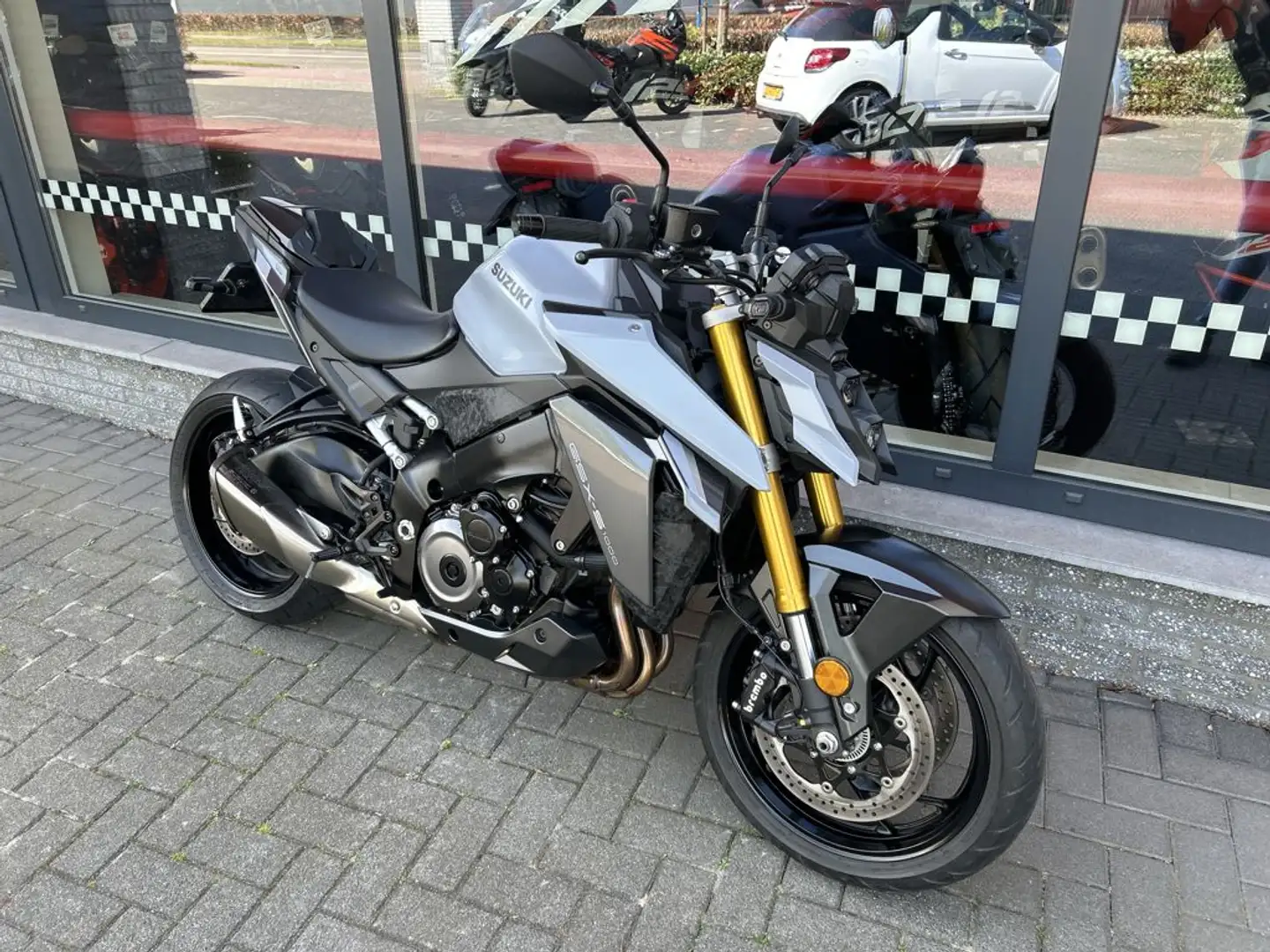 Suzuki GSX-S 1000 - 2