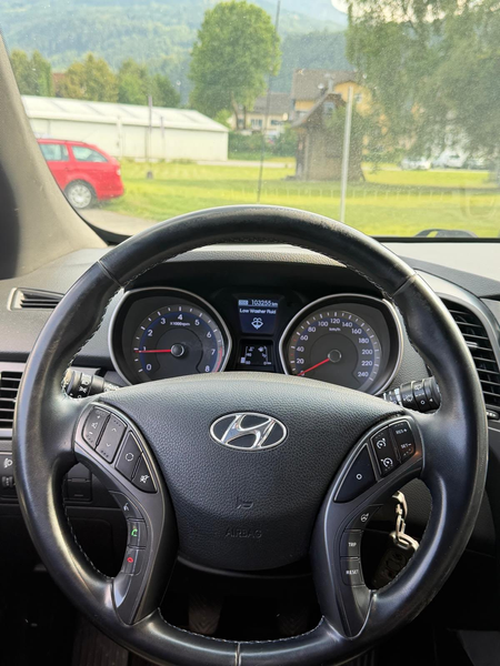 Hyundai i30 blue Classic — photo 10