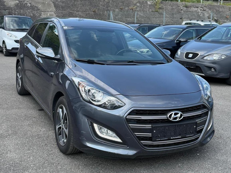 Hyundai i30 blue Classic — photo 3
