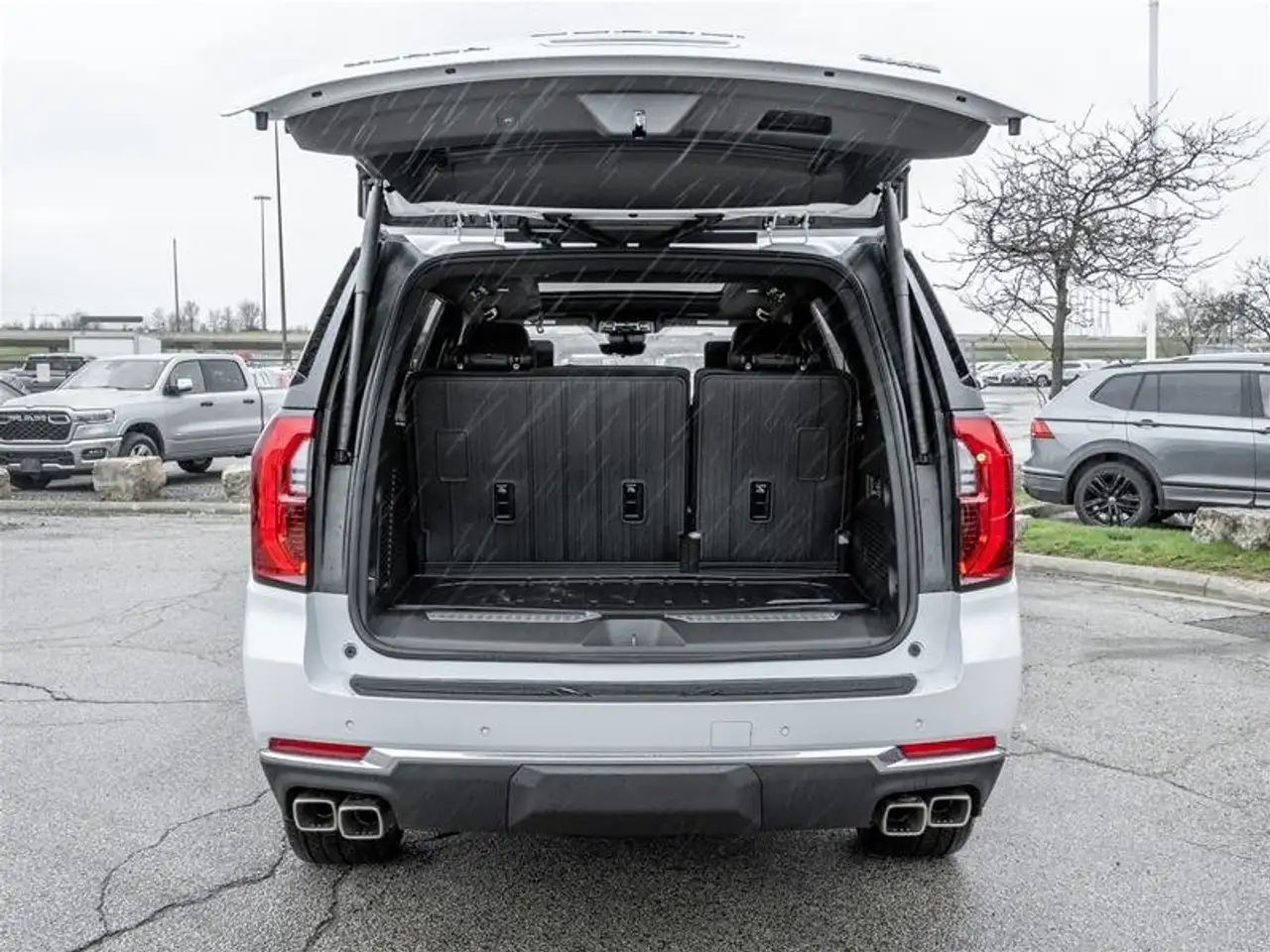 GMC Yukon снимка GMC Yukon