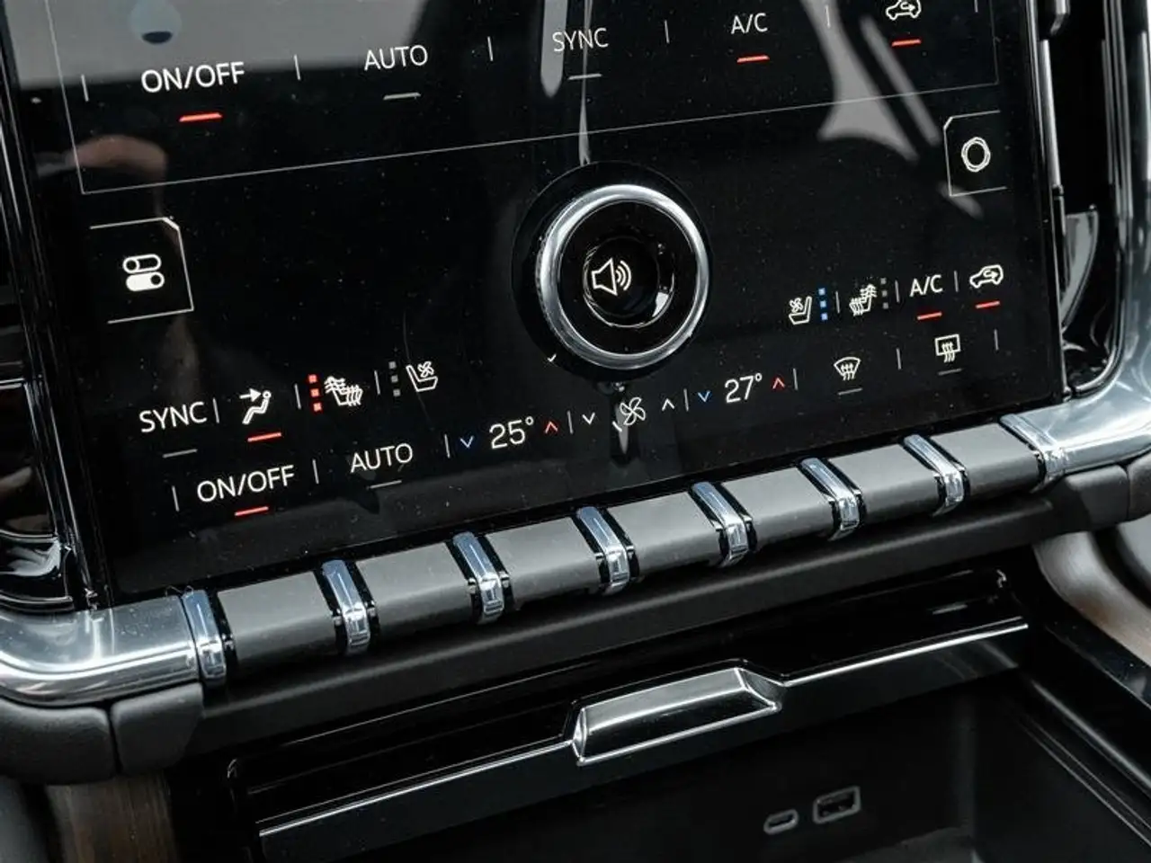 GMC Yukon снимка GMC Yukon