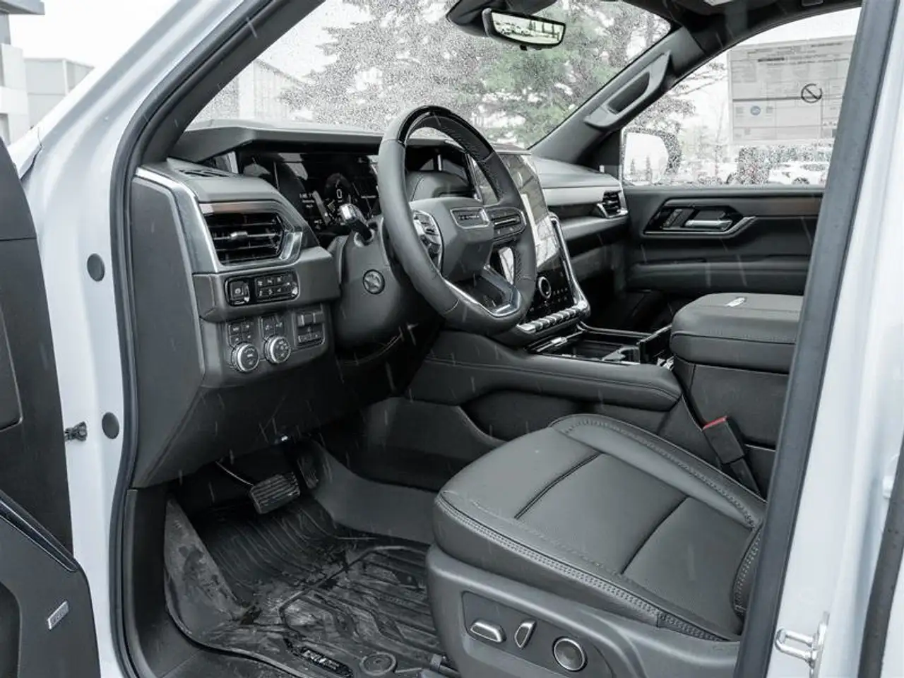 GMC Yukon снимка GMC Yukon