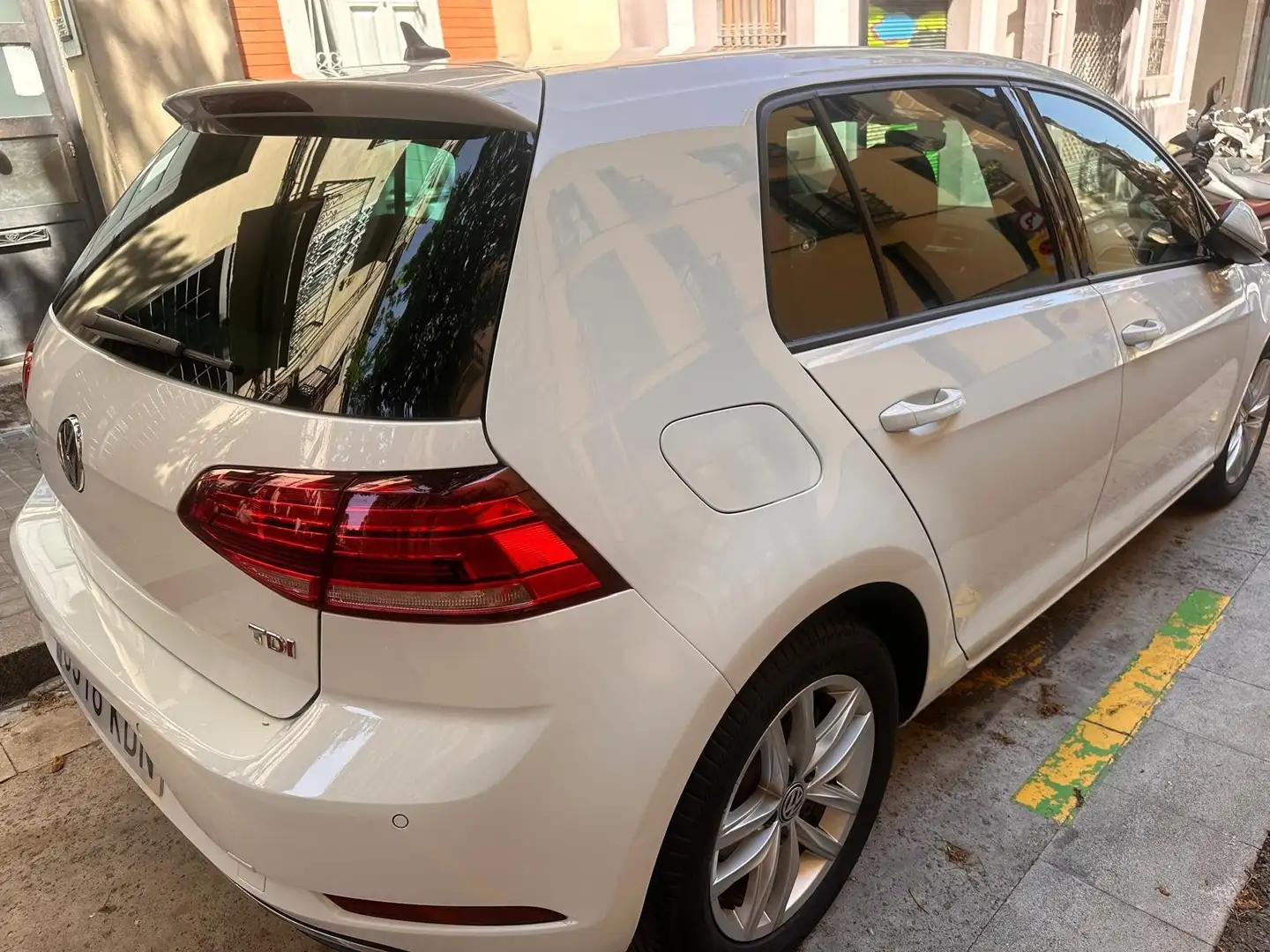 Volkswagen Golf 1.6TDI Advance 85kW - 2