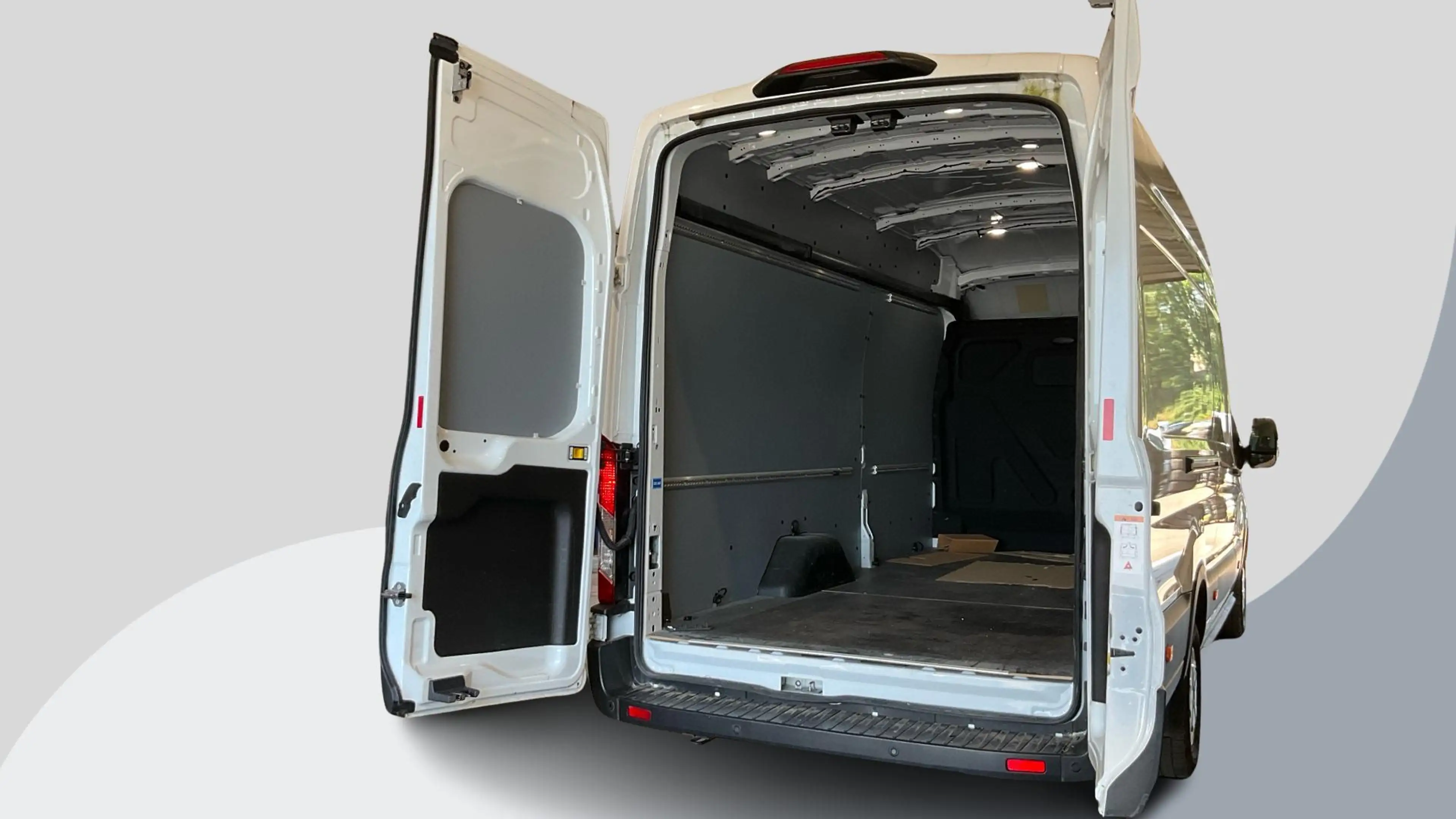 Ford E-Transit 350 L4H3 Trend 68 kWh — photo 8