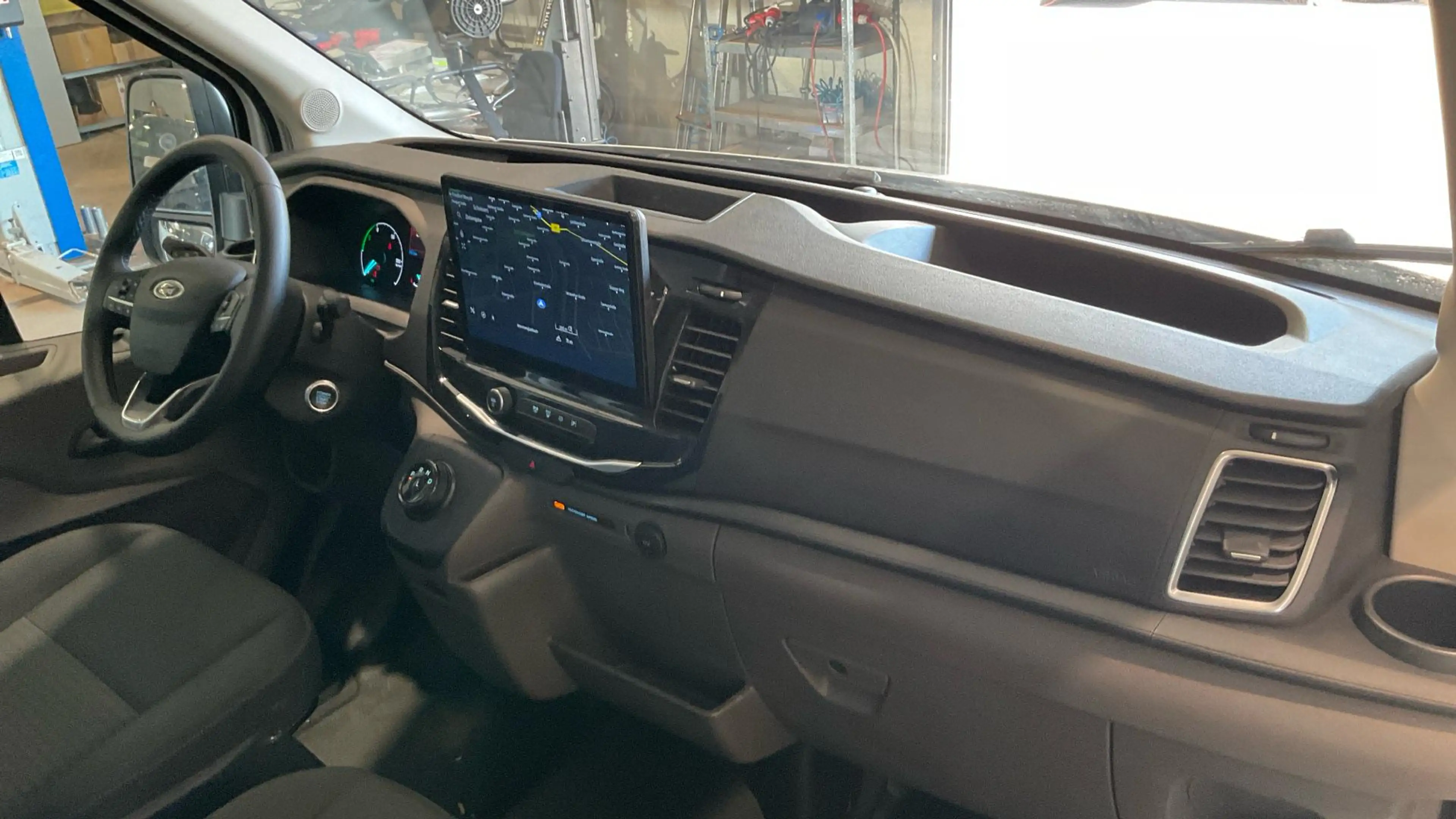 Ford E-Transit 350 L4H3 Trend 68 kWh — photo 14