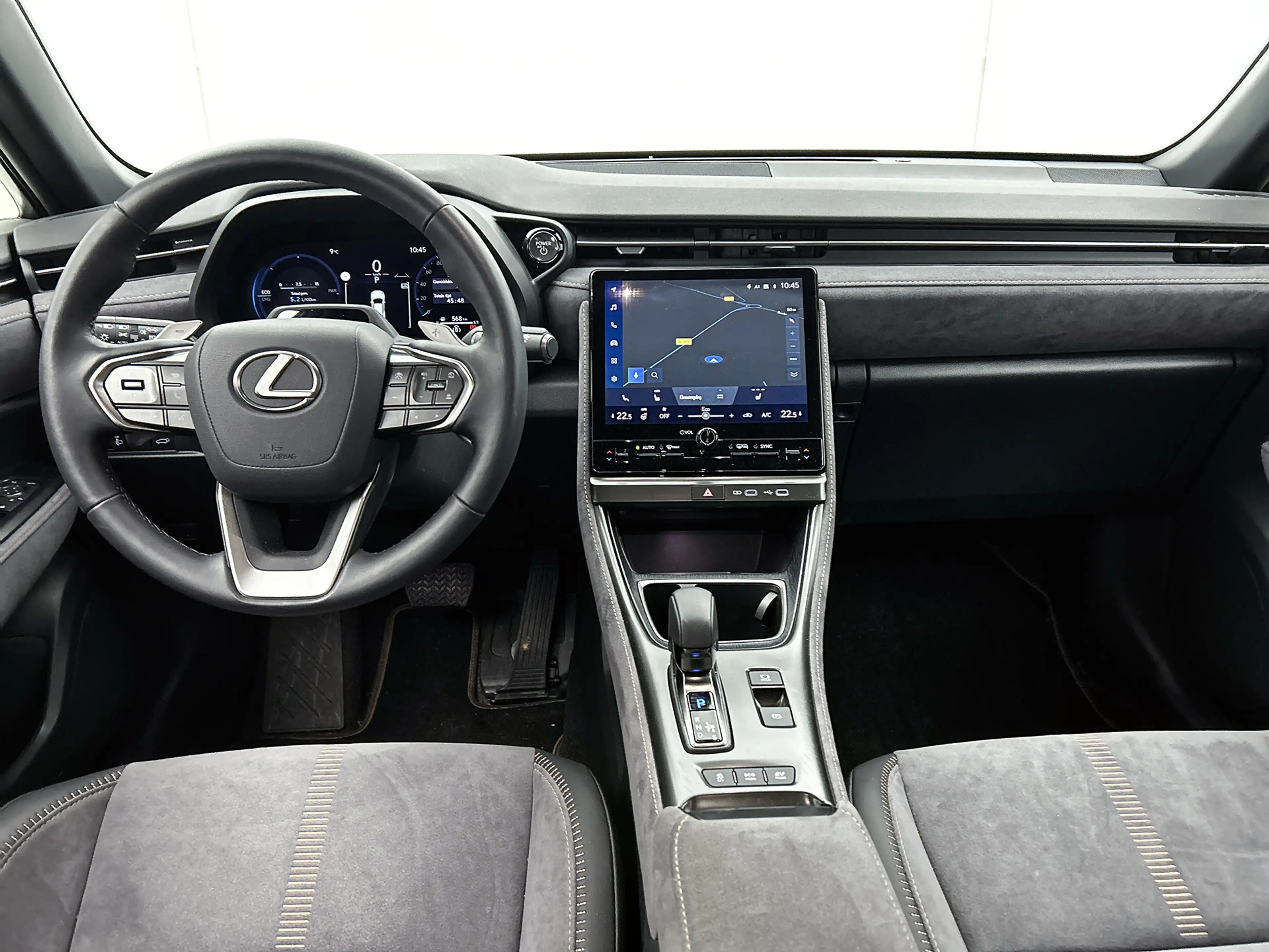 Lexus LBX Cool 2WD | Bi-Tone Metallic | Tech Pack  | Stoelge — photo 4