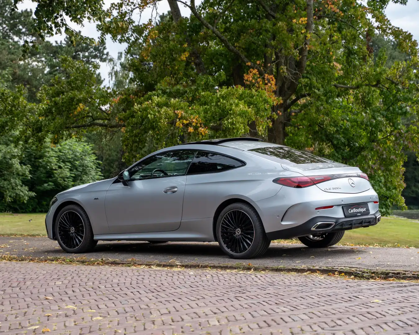 Mercedes-Benz CLE 300 Coupé e AMG Line I Pano IBurmester I 360 I Nightpa Grijs - 2