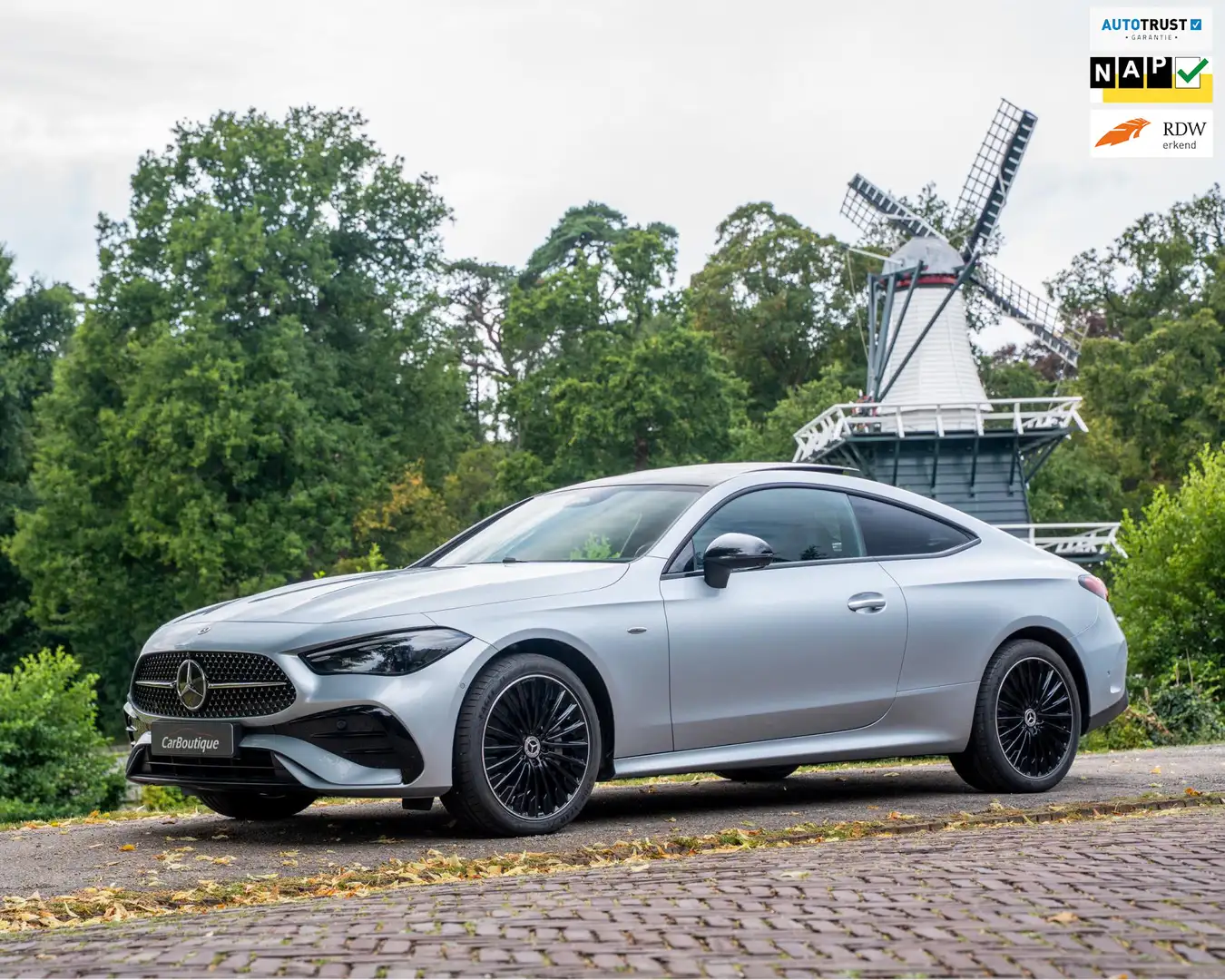 Mercedes-Benz CLE 300 Coupé e AMG Line I Pano IBurmester I 360 I Nightpa Grijs - 1