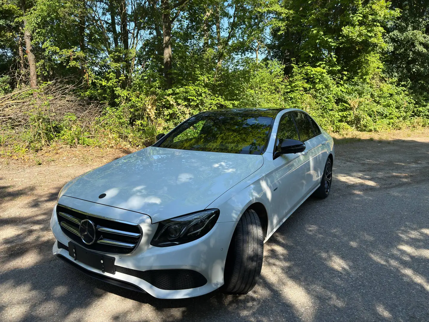 Mercedes-Benz E 350 E 350e PHEV Avantgarde Aut. Avantgarde Weiß - 2