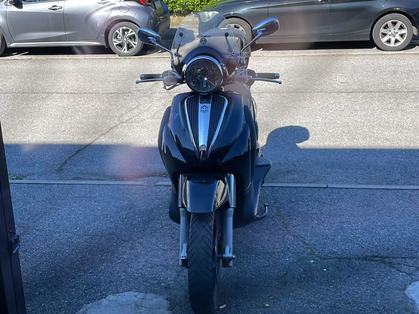 Piaggio Beverly 500 CRUISER Czarny - 2