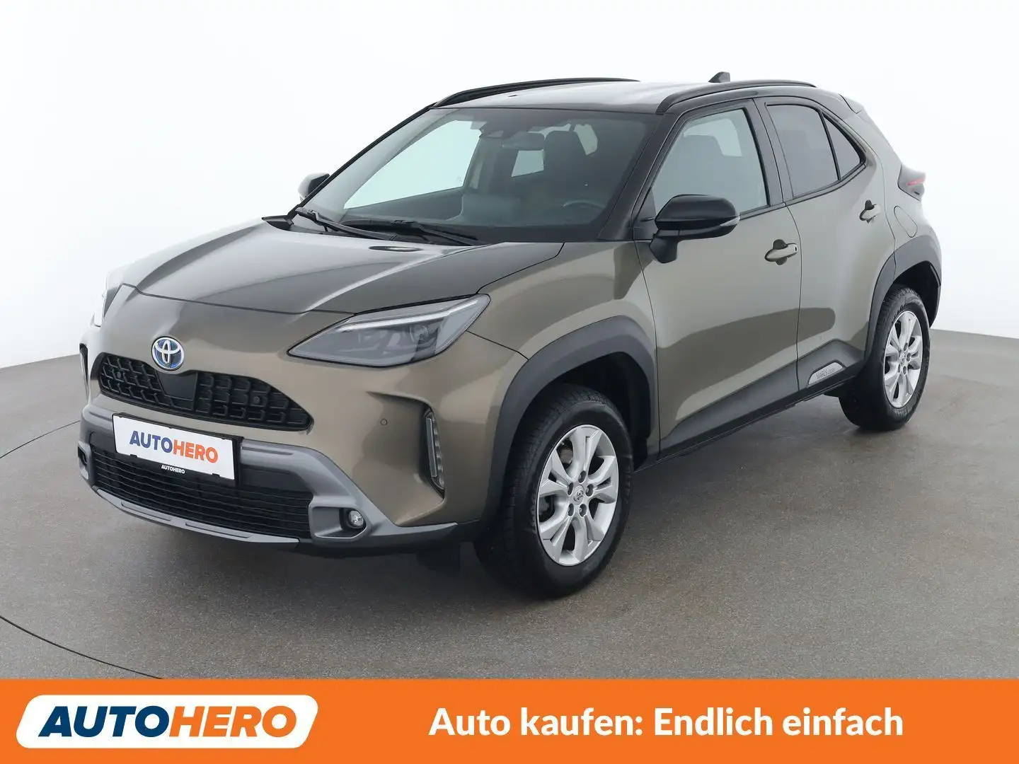 Toyota Yaris Cross 1.5 Hybrid AWD-i Mountain Flair Grün - 1