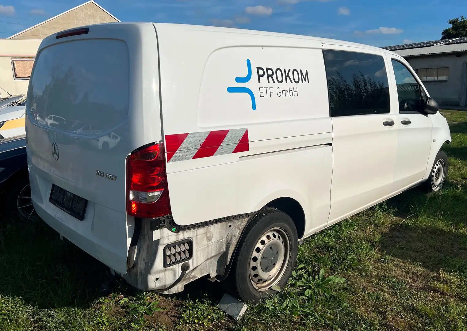 Mercedes-Benz Vito 116 CDI Edition extralang *Unfall ohne Motor* Weiß - 2