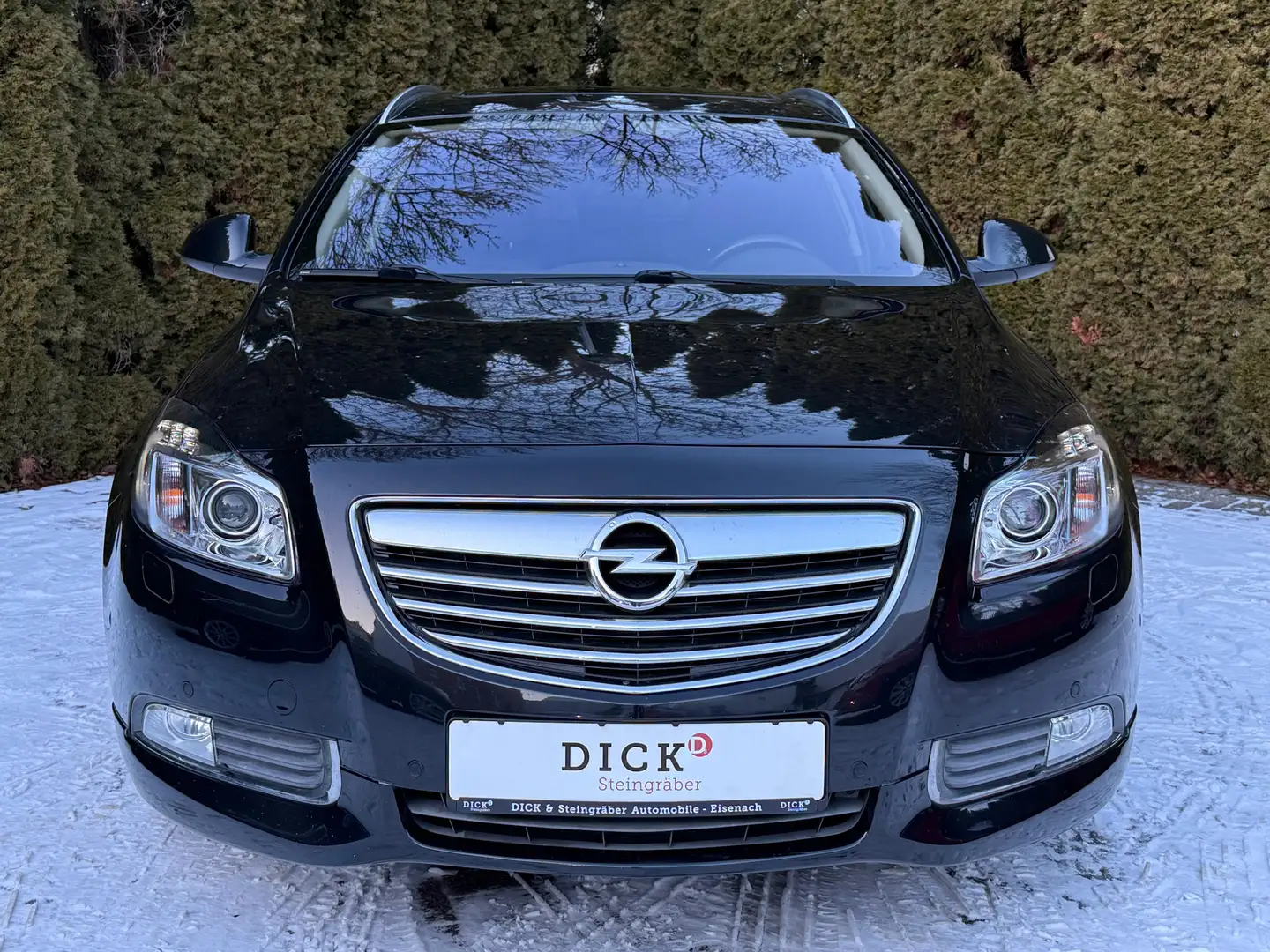 Opel Insignia 2.0 Turbo Aut OPC-Line XEN+NAV+PANO+AHK Schwarz - 2