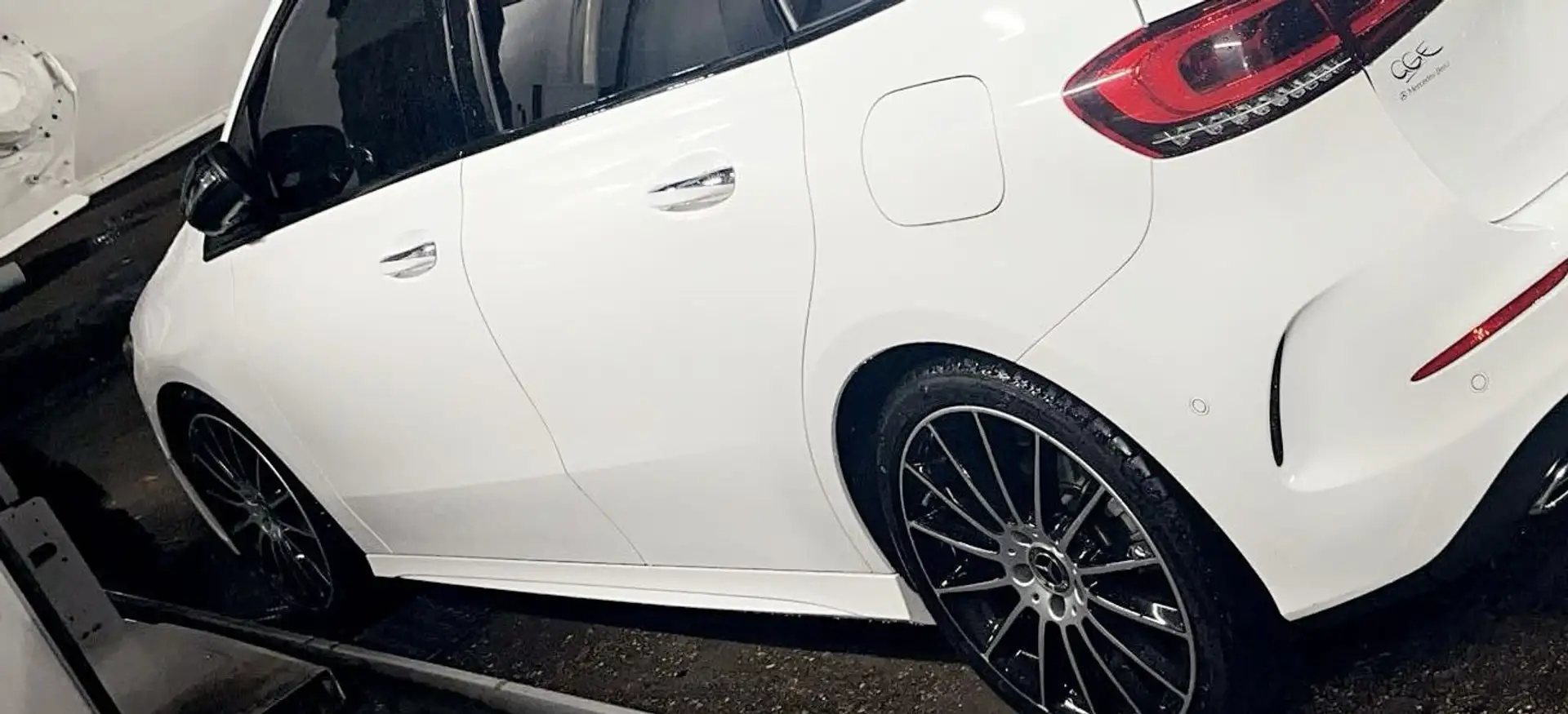 Mercedes-Benz B 200 Classe d 8G-DCT AMG Line Blanc - 2