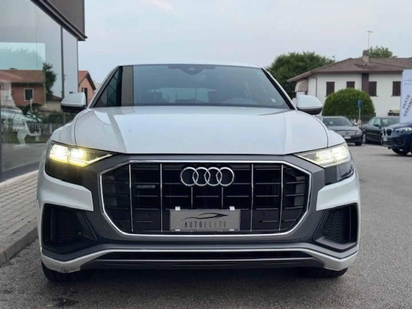 Audi Q8 45 TDI 231CV QUATTRO S-LINE Bianco - 2