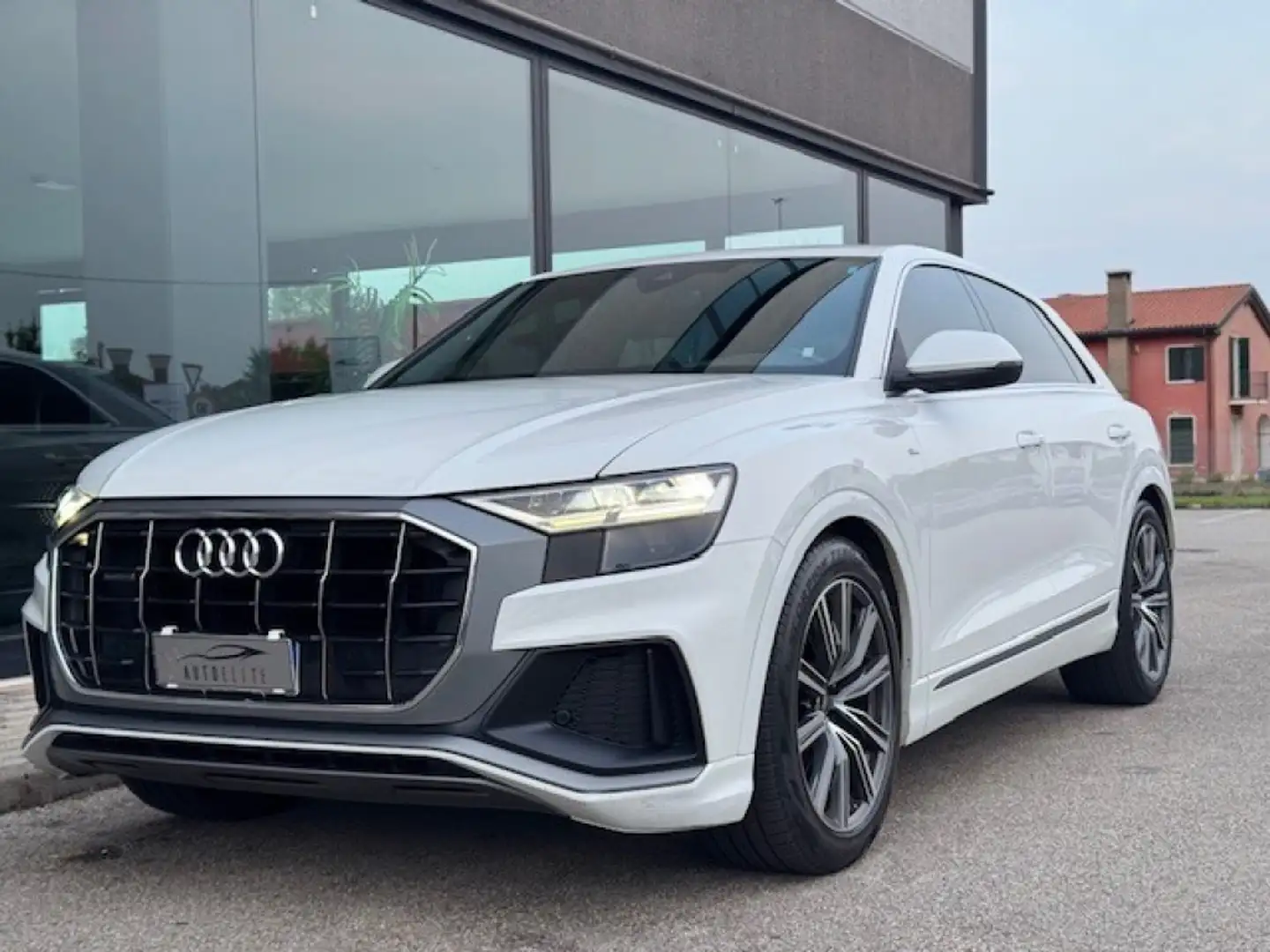 Audi Q8 45 TDI 231CV QUATTRO S-LINE Bianco - 1