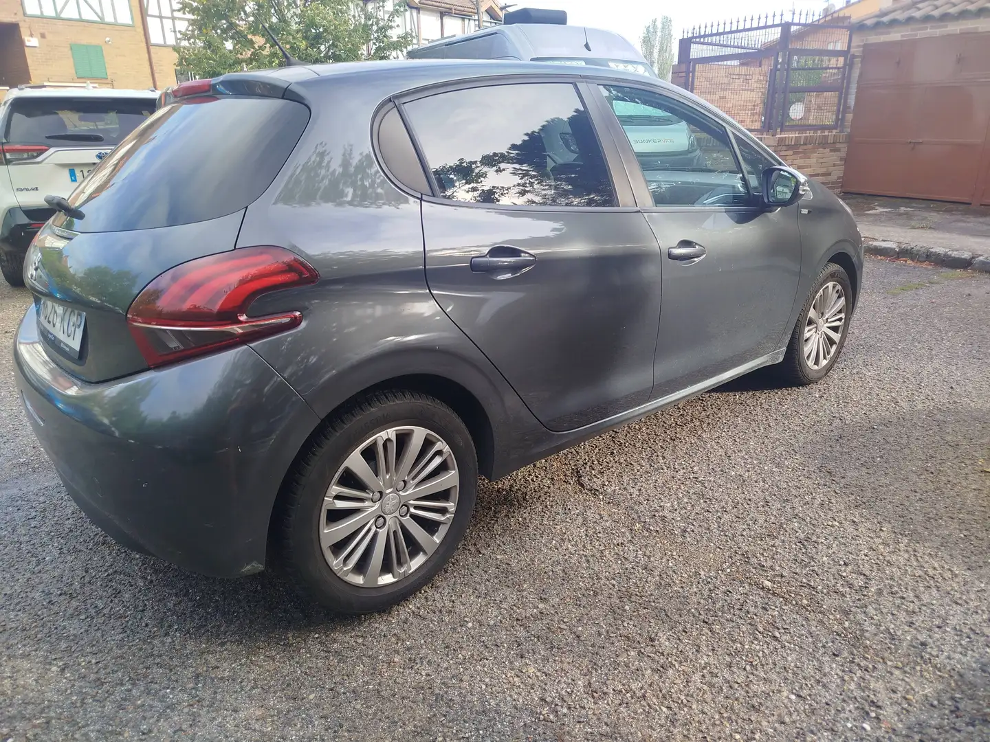 Peugeot 208 208 1.6BlueHDi Style 75 Style Gris - 2