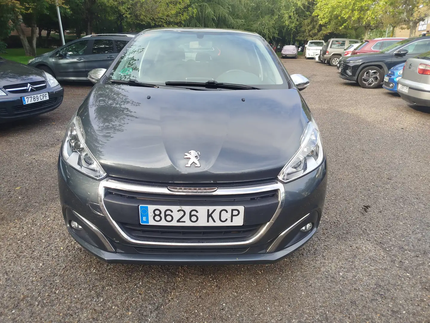 Peugeot 208 208 1.6BlueHDi Style 75 Style Gris - 1