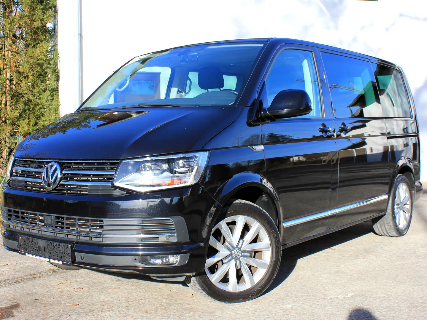 Volkswagen T6 Multivan Multivan Highline 4Motion Leder Kamera AHK 2.Hand Schwarz - 1