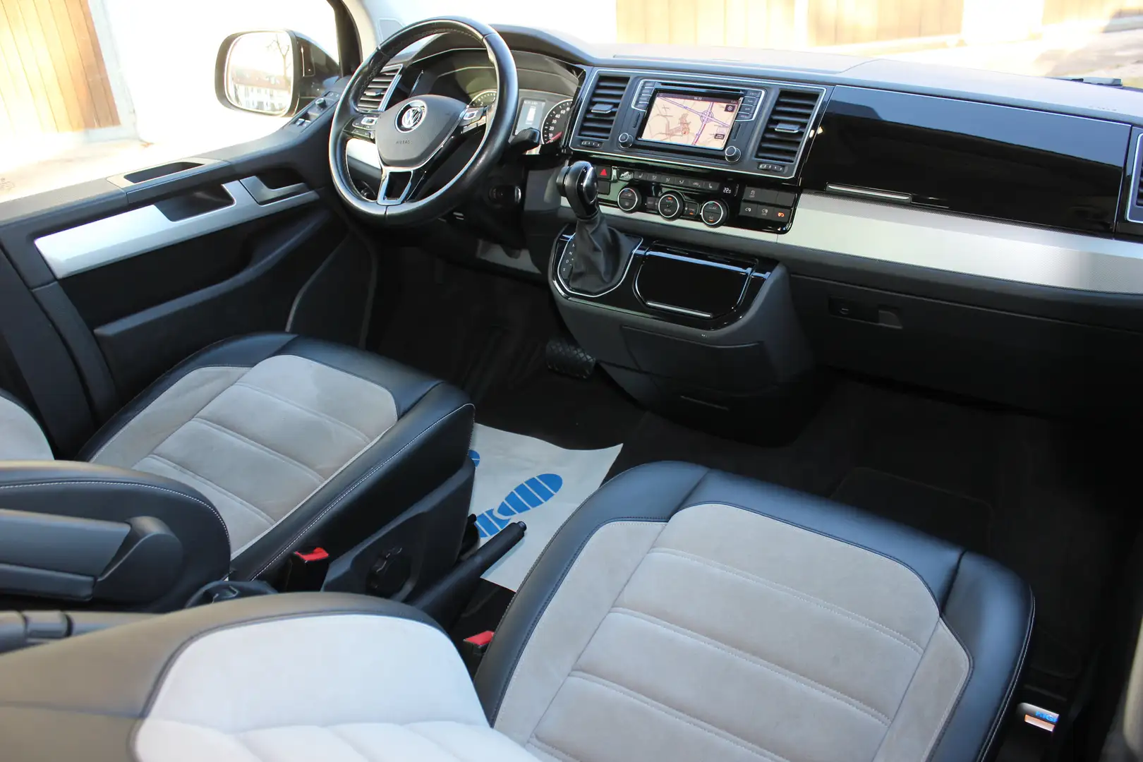 Volkswagen T6 Multivan Multivan Highline 4Motion Leder Kamera AHK 2.Hand Schwarz - 2