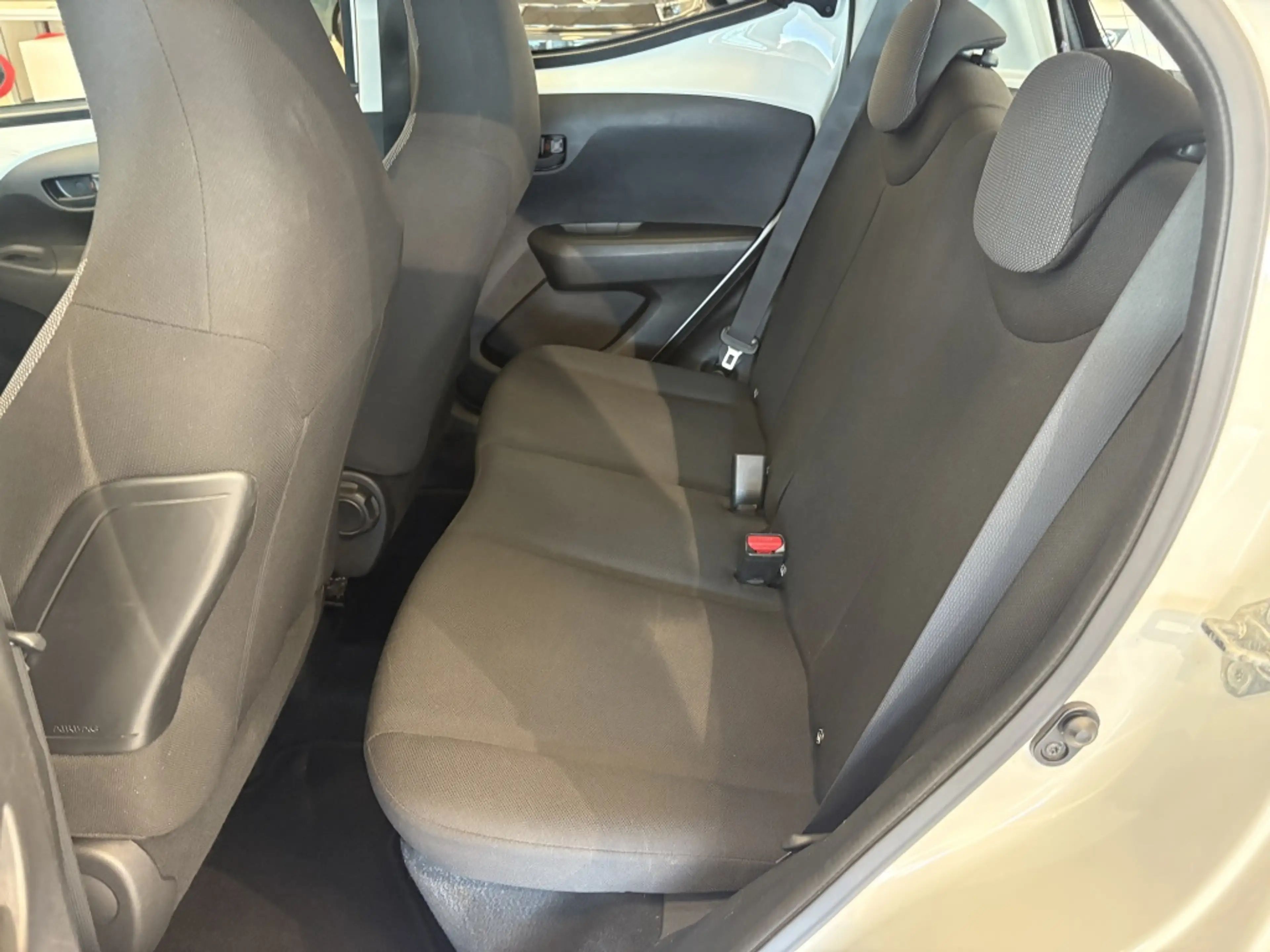 Toyota Aygo 1.0 VVT-i x-fun — photo 15