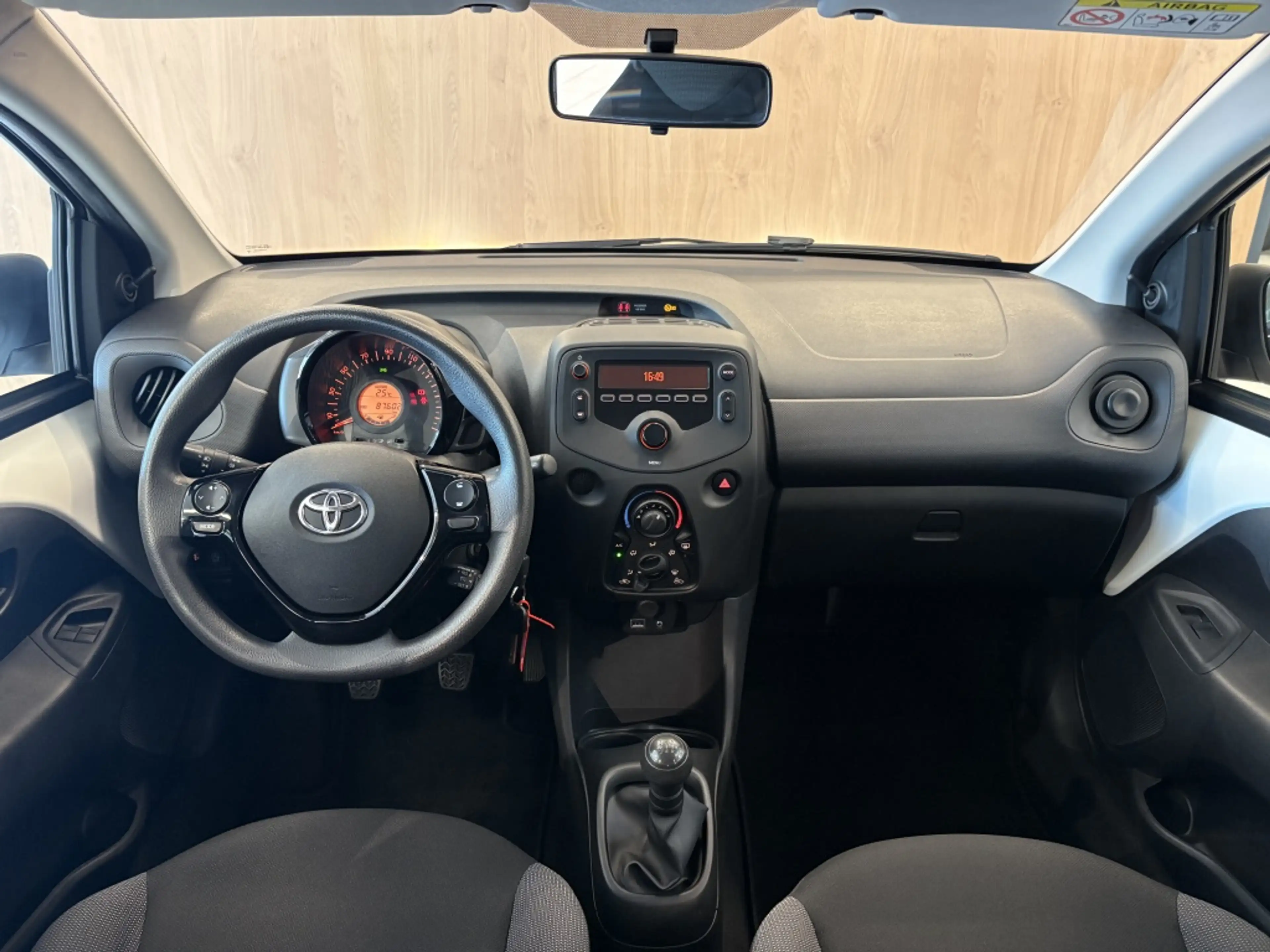 Toyota Aygo 1.0 VVT-i x-fun — photo 3