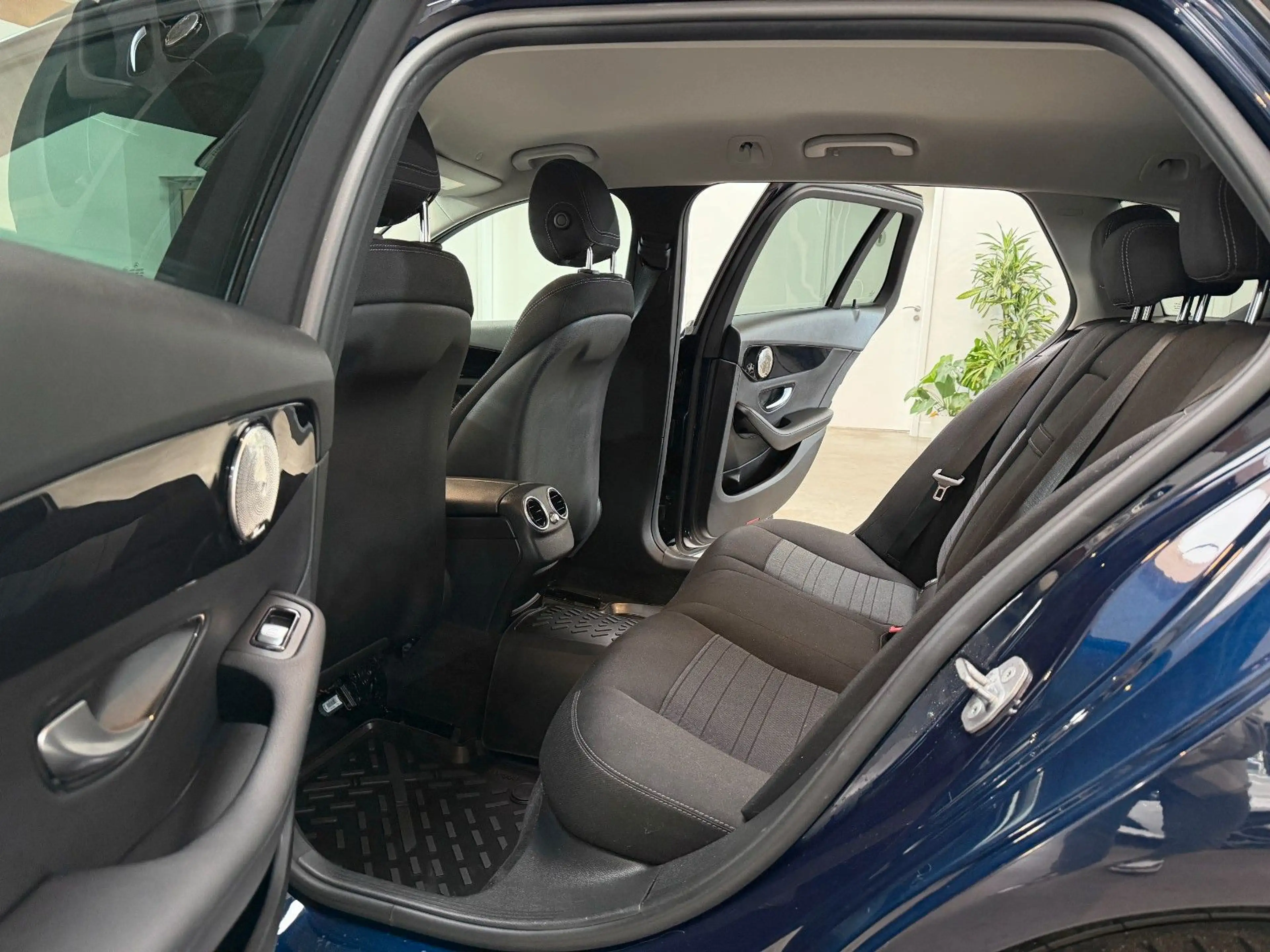 Mercedes-Benz C 200 d T 9G-Tronic Business Plus AHK/LED/KAMERA — photo 10