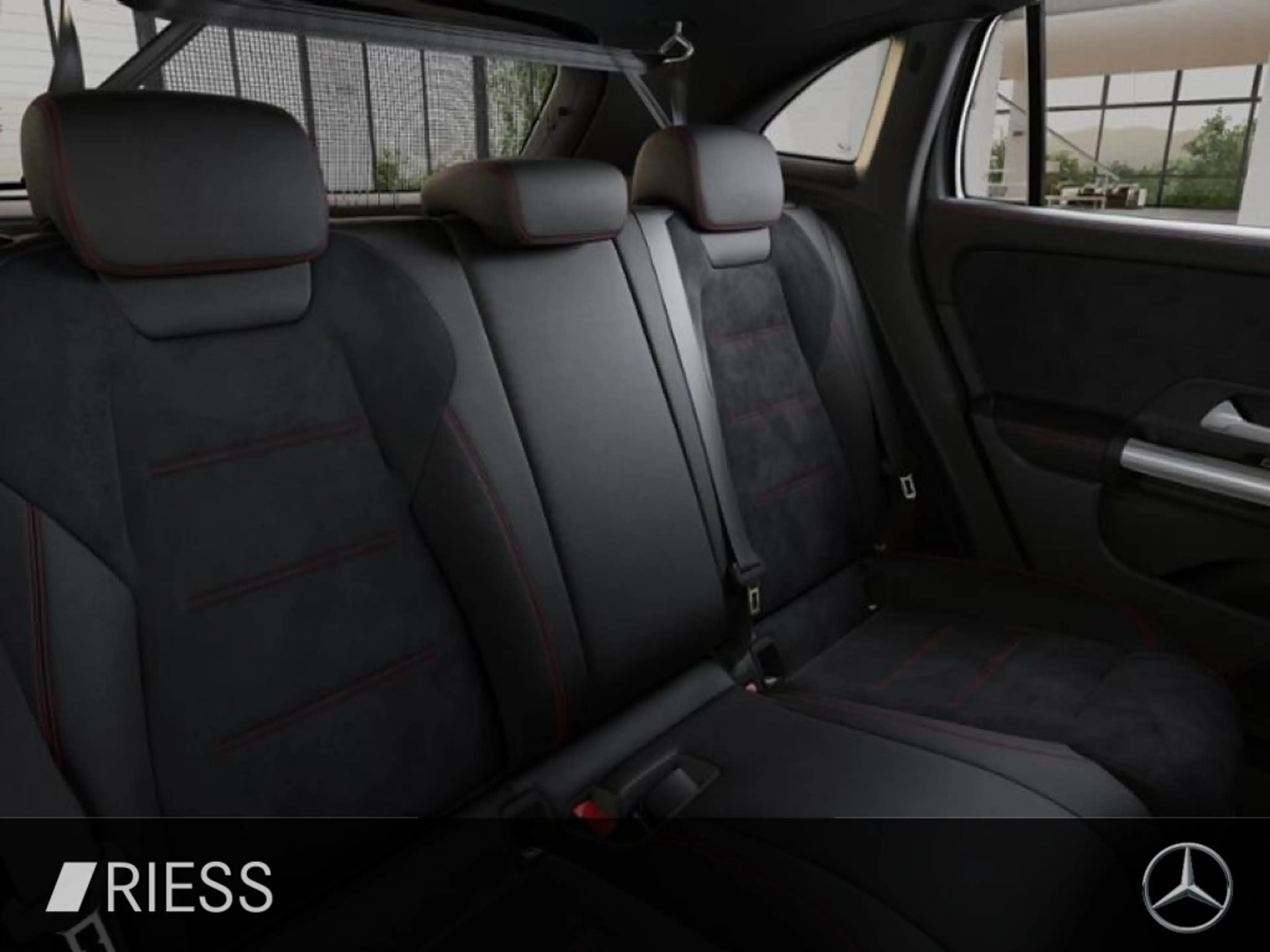 Mercedes-Benz GLA 200 d ACC AHK AUT Kam. KeyLess KlimaA LED LM — photo 12