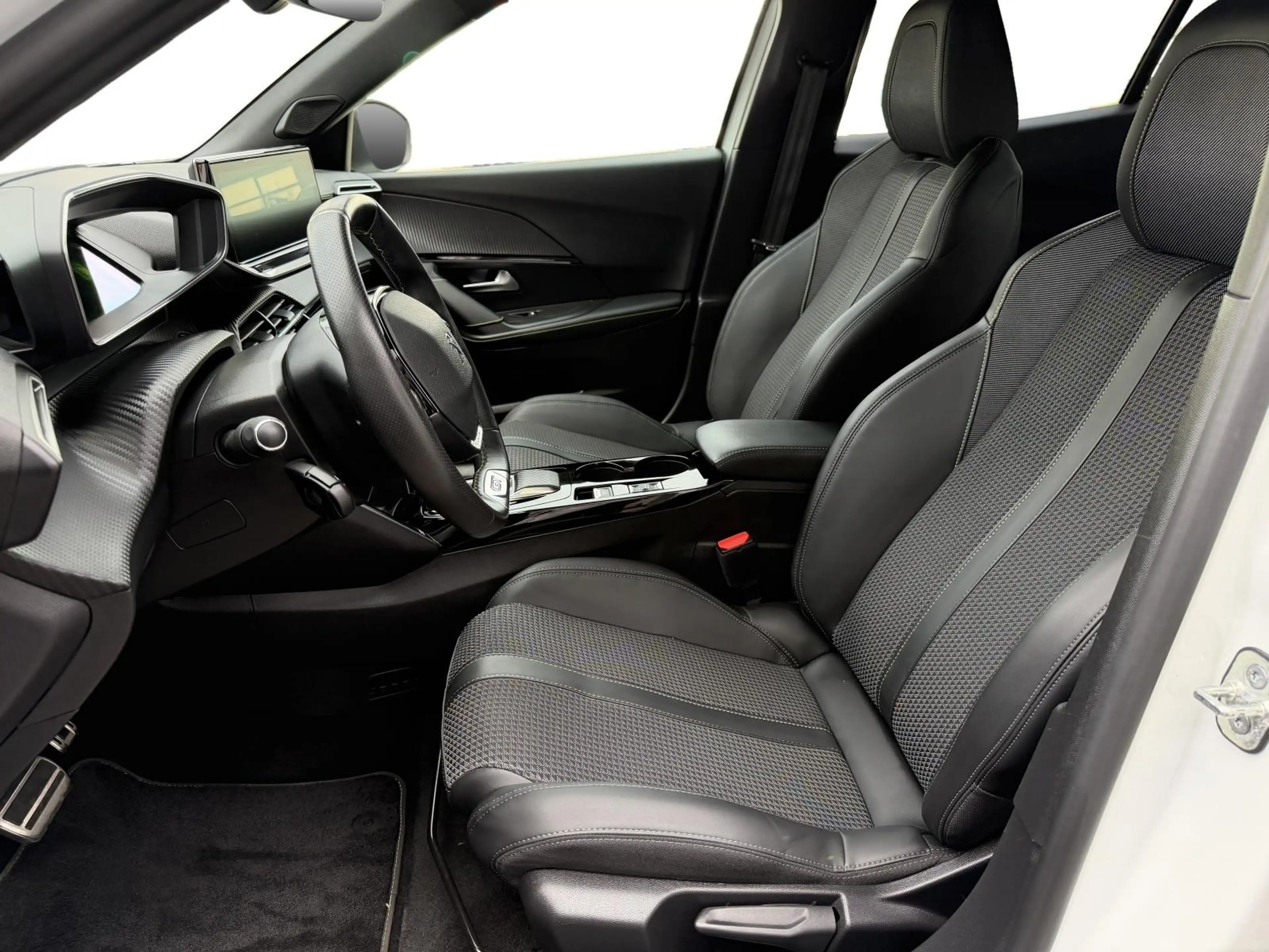 Peugeot e-2008 EV GT 50 kWh All-In prijs incl. 12 mnd. Bovag Gara — photo 5