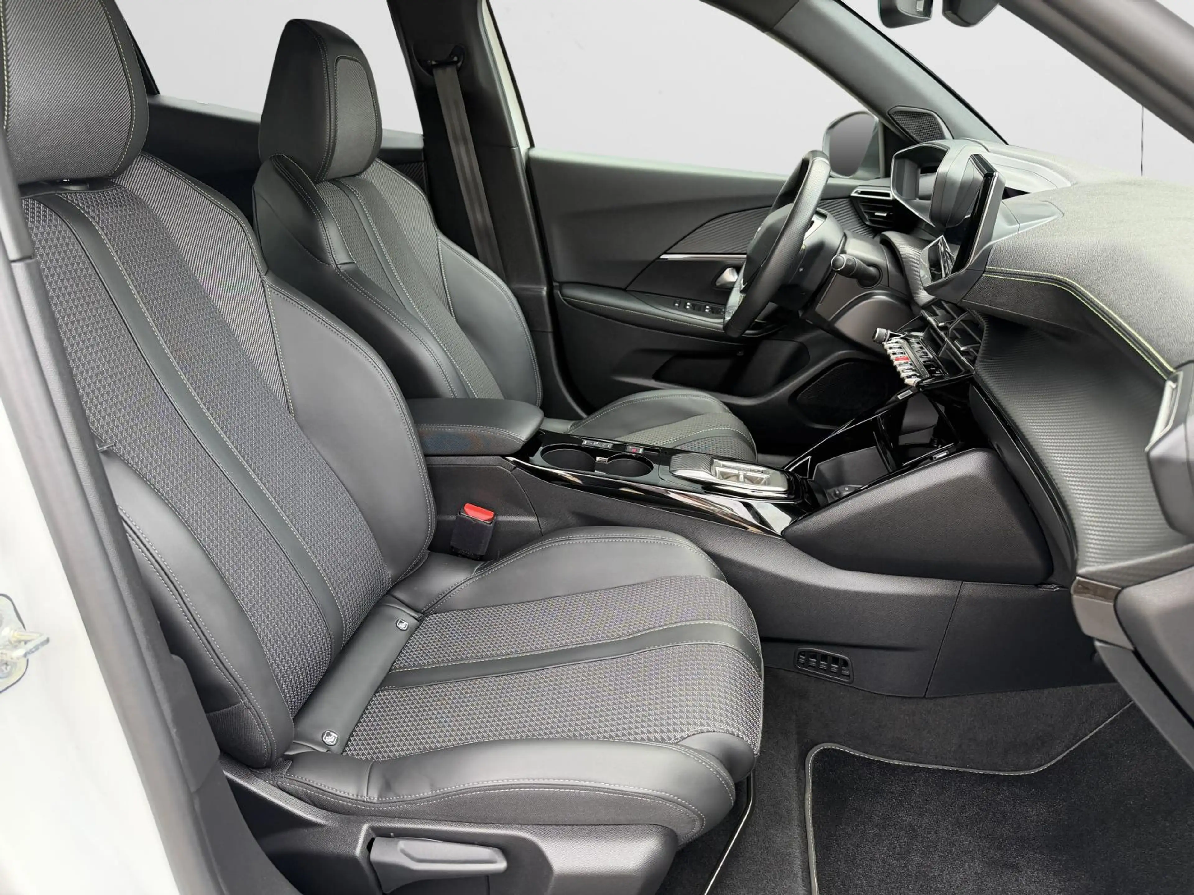 Peugeot e-2008 EV GT 50 kWh All-In prijs incl. 12 mnd. Bovag Gara — photo 10
