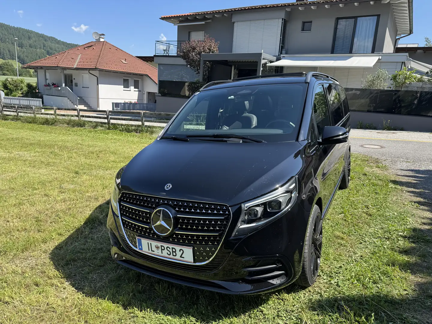 Mercedes-Benz V 300 V 300 d 4MATIC AVANTGARDE lang (447.813) Schwarz - 2