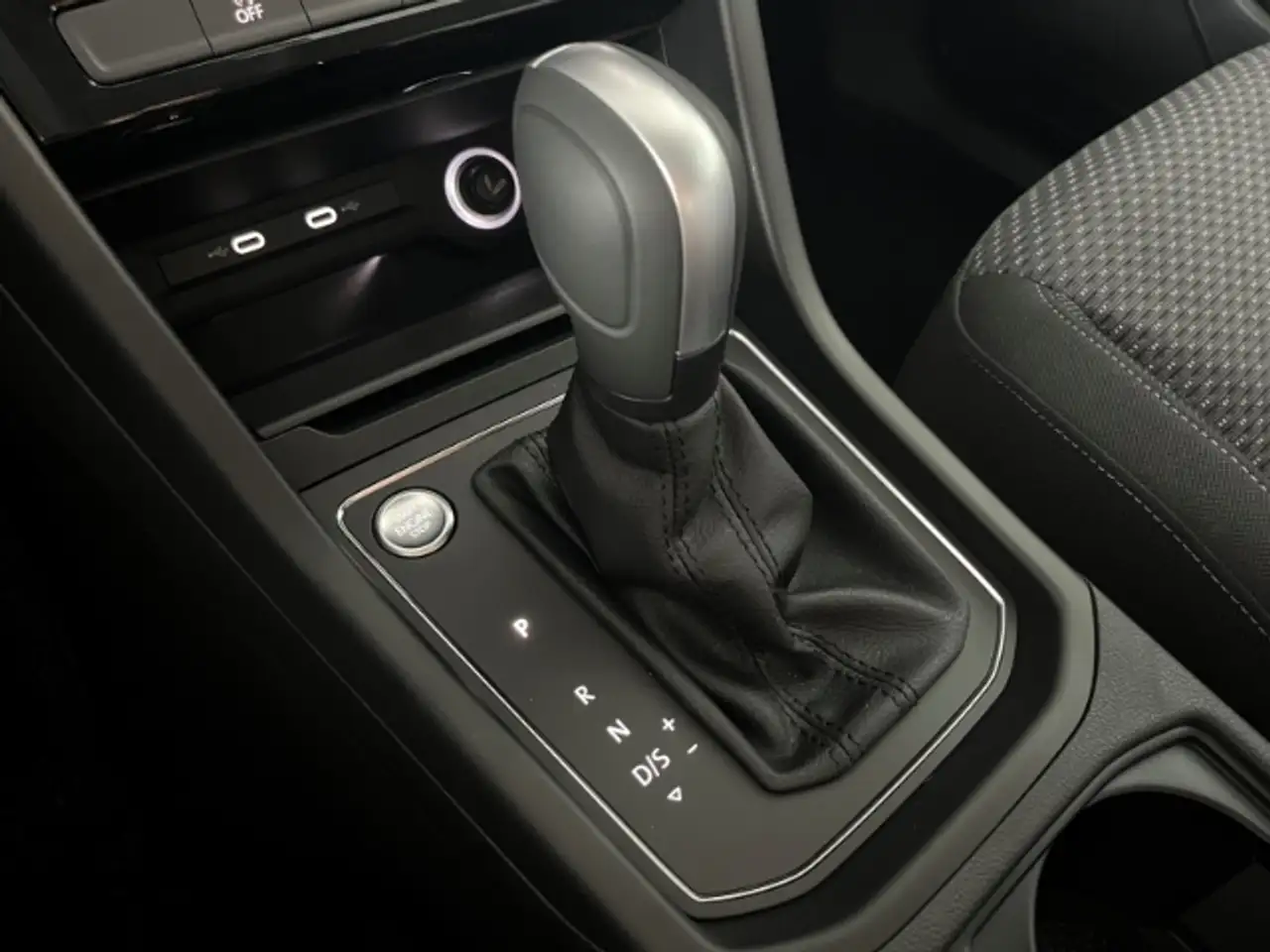 Volkswagen Touran Comfortline 1.5 TSI Navi LED Kamera ACC CarPlay el, миниатюра 23
