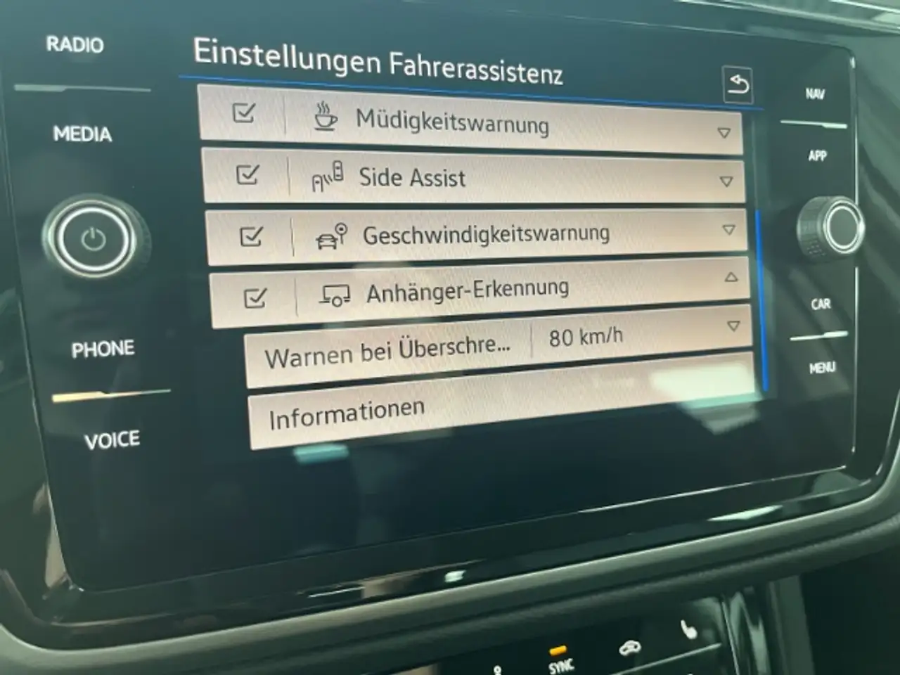 Volkswagen Touran Comfortline 1.5 TSI Navi LED Kamera ACC CarPlay el, миниатюра 29