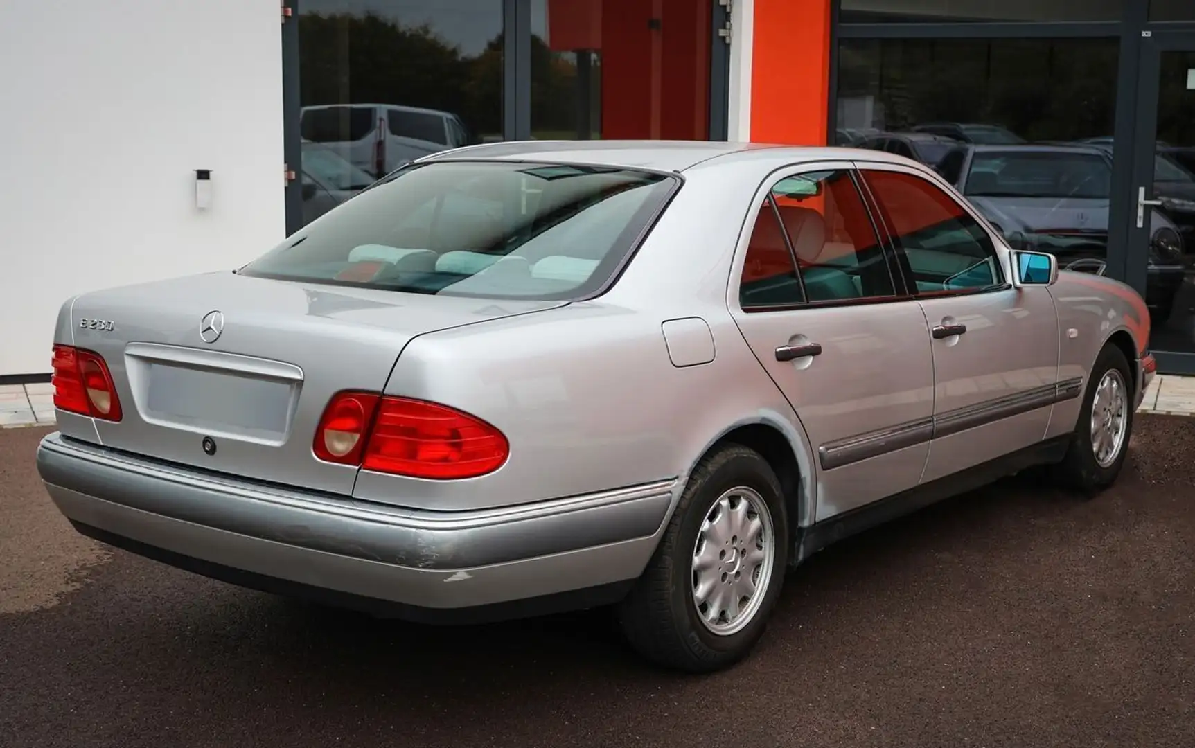 Mercedes-Benz E 230 E230 (W210) 2.3i Élégance 150ch Szary - 2