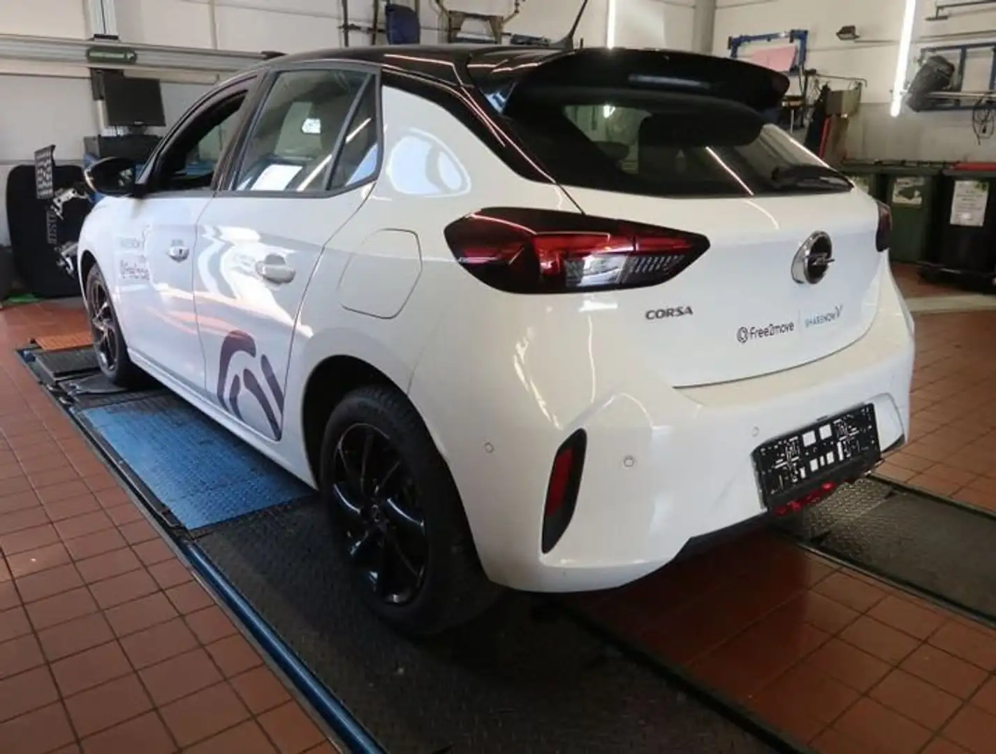 Opel Corsa GS/Automatik Weiß - 2