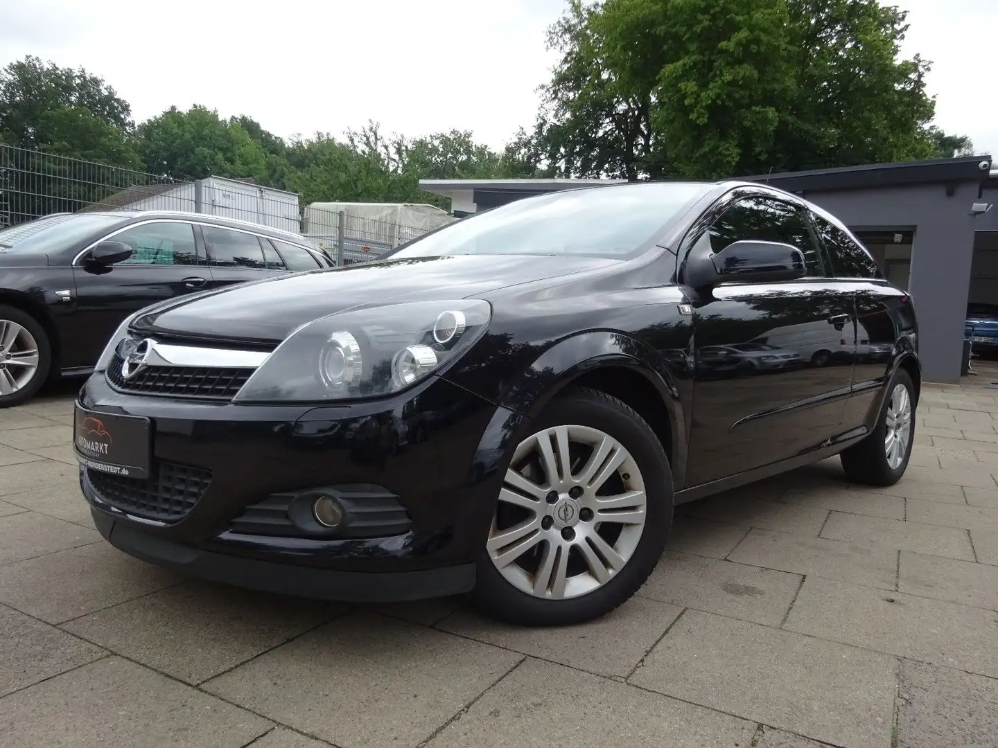 Opel Astra H GTC Cosmo / Klimaautomatic / 2-Hand /Tem Negro - 1