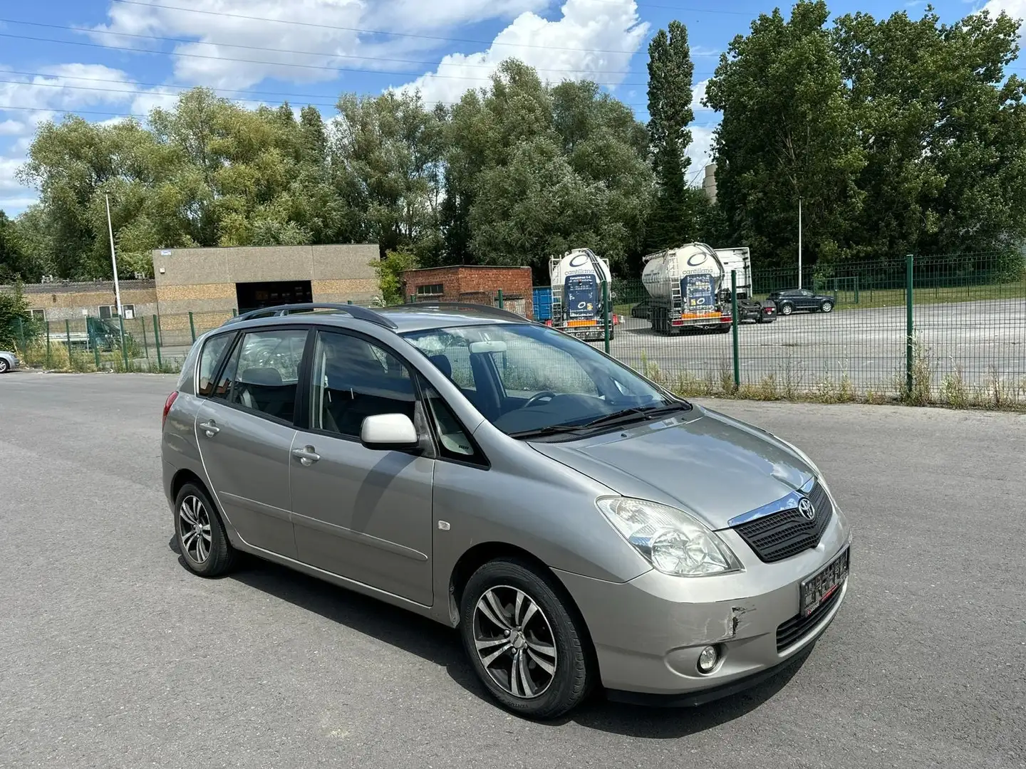 Toyota Corolla Verso 1.8i VVT-i AIRCO DIGITAL JANTE ALUMINIUM Beige - 1