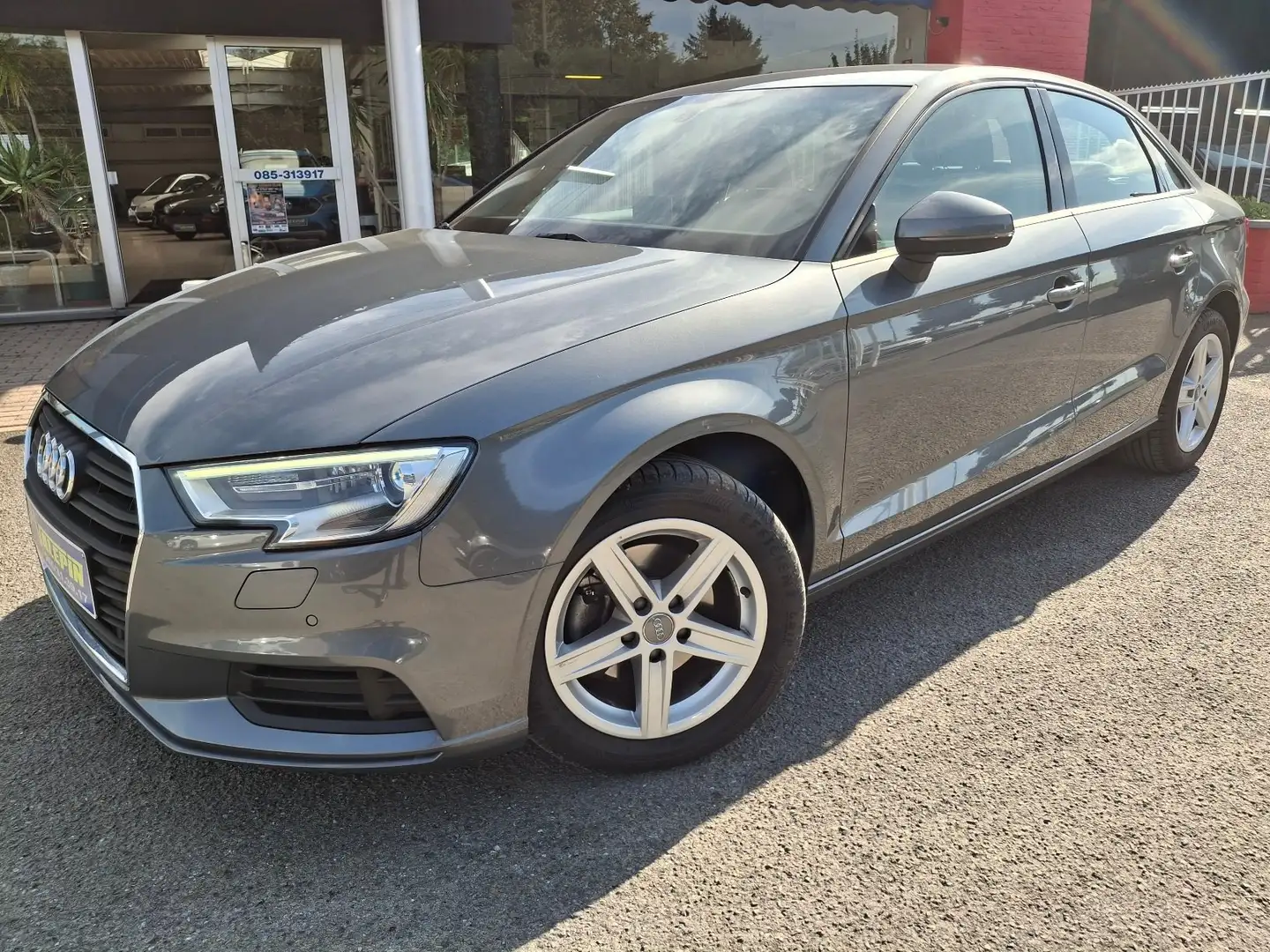 Audi A3 1.6TDi 116cv S-Tronic GPS/BT/APS x2/CRUISE/AB/CLIM Gris - 1