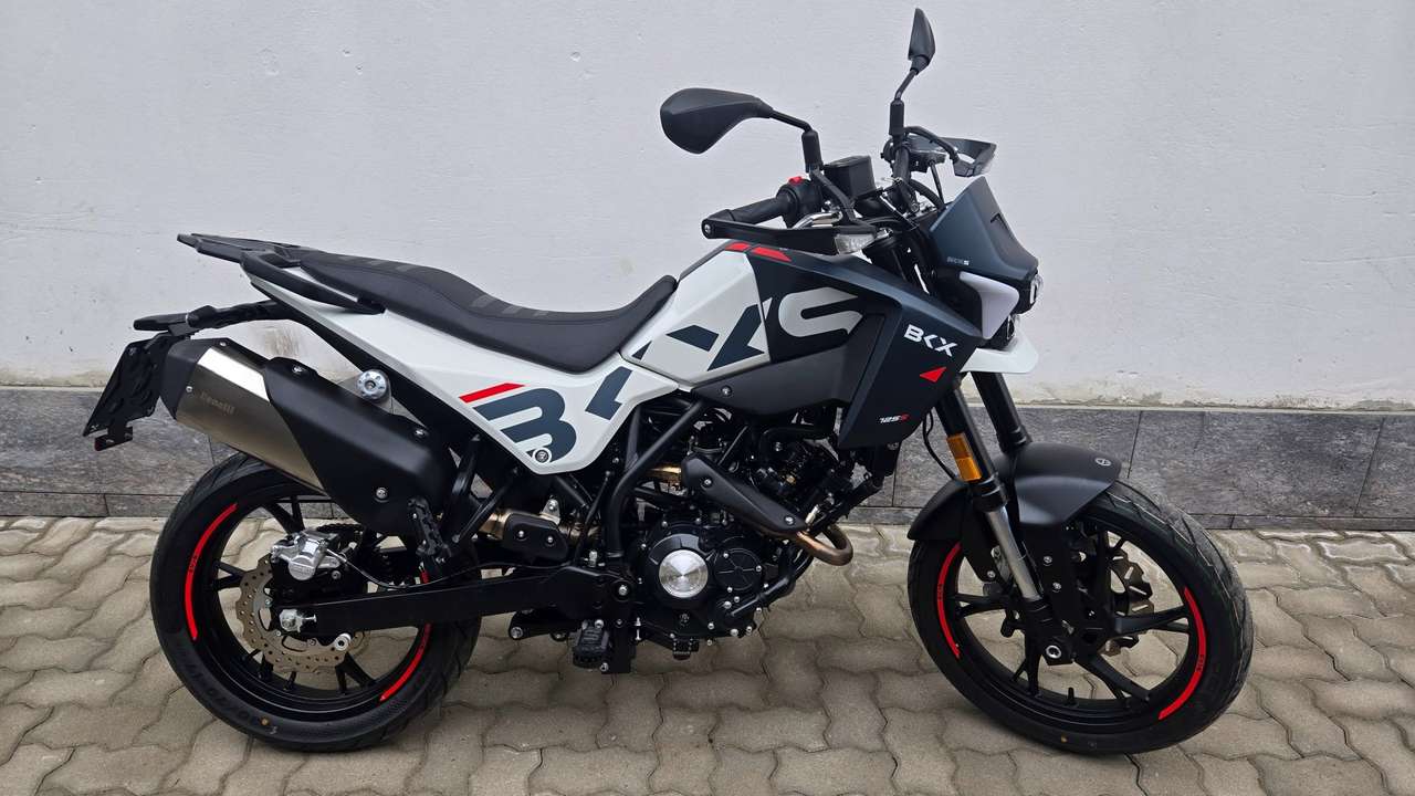 Benelli BN 125 BKX 125 S MOTARD