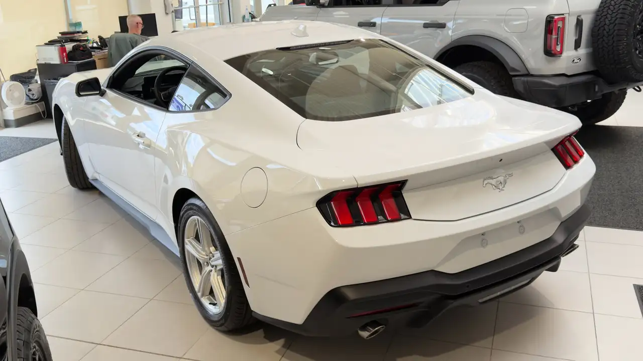 Ford Mustang снимка Ford Mustang