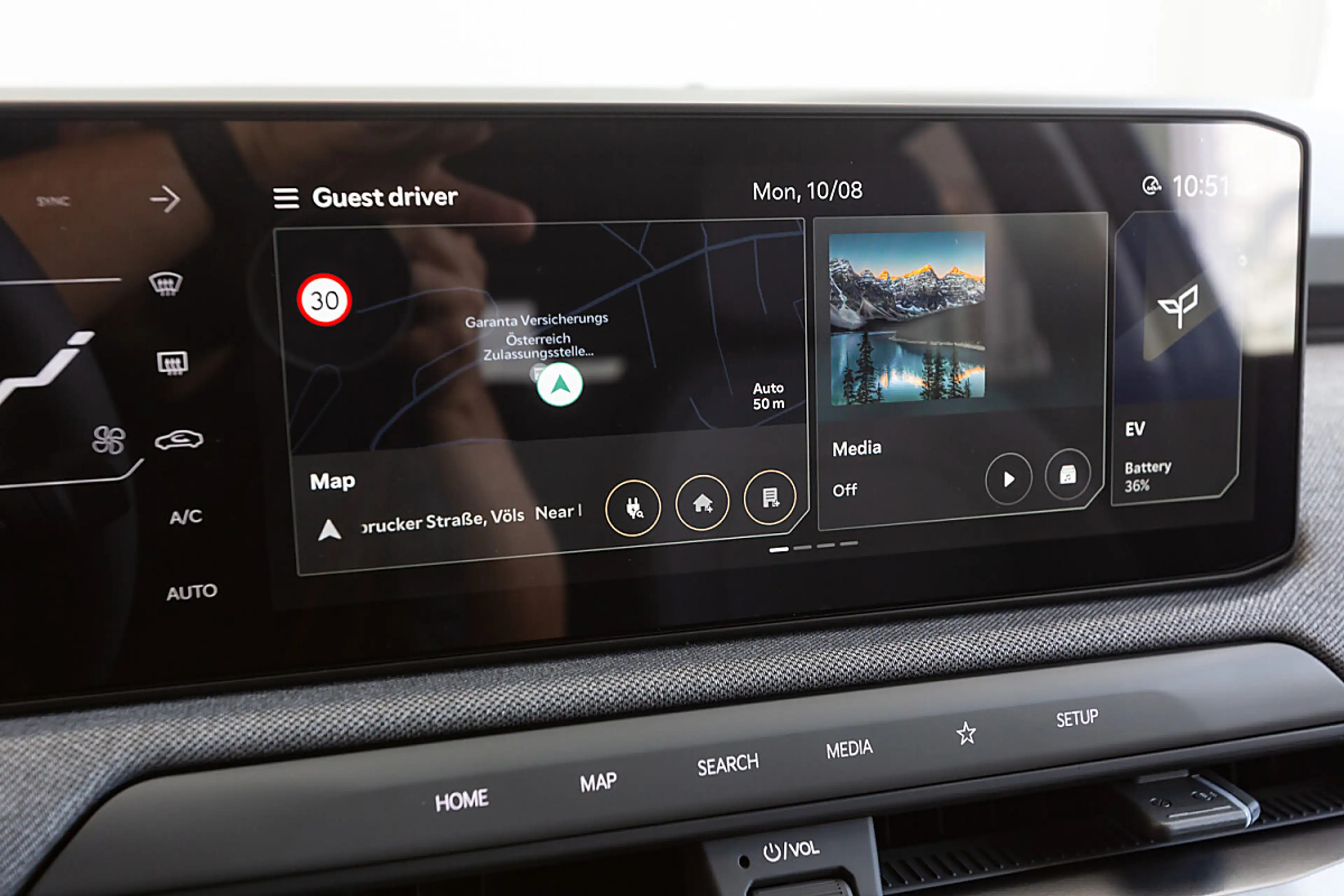 Kia EV3 AWD 81,4kWh Earth Plus — photo 8