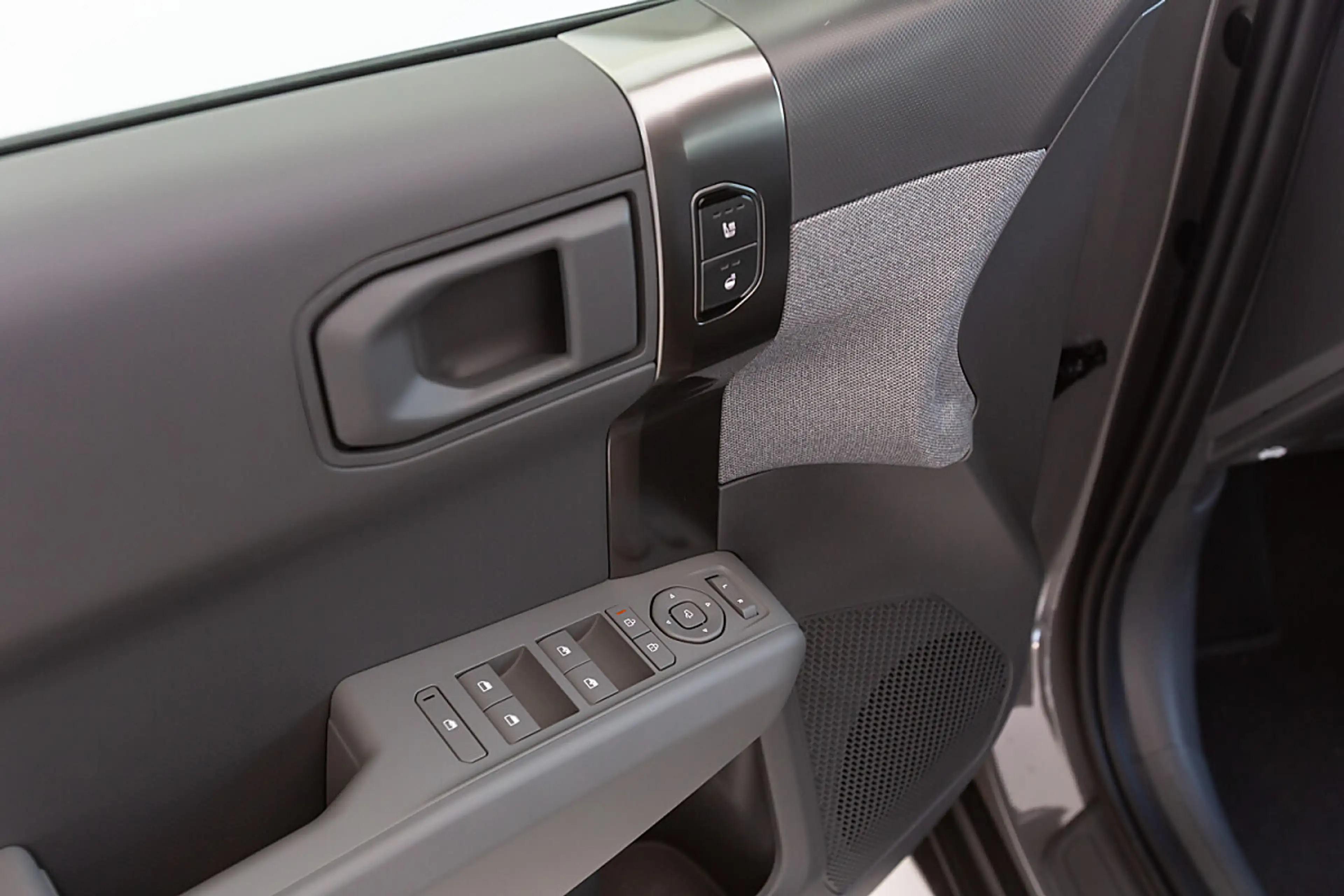 Kia EV3 AWD 81,4kWh Earth Plus — photo 11