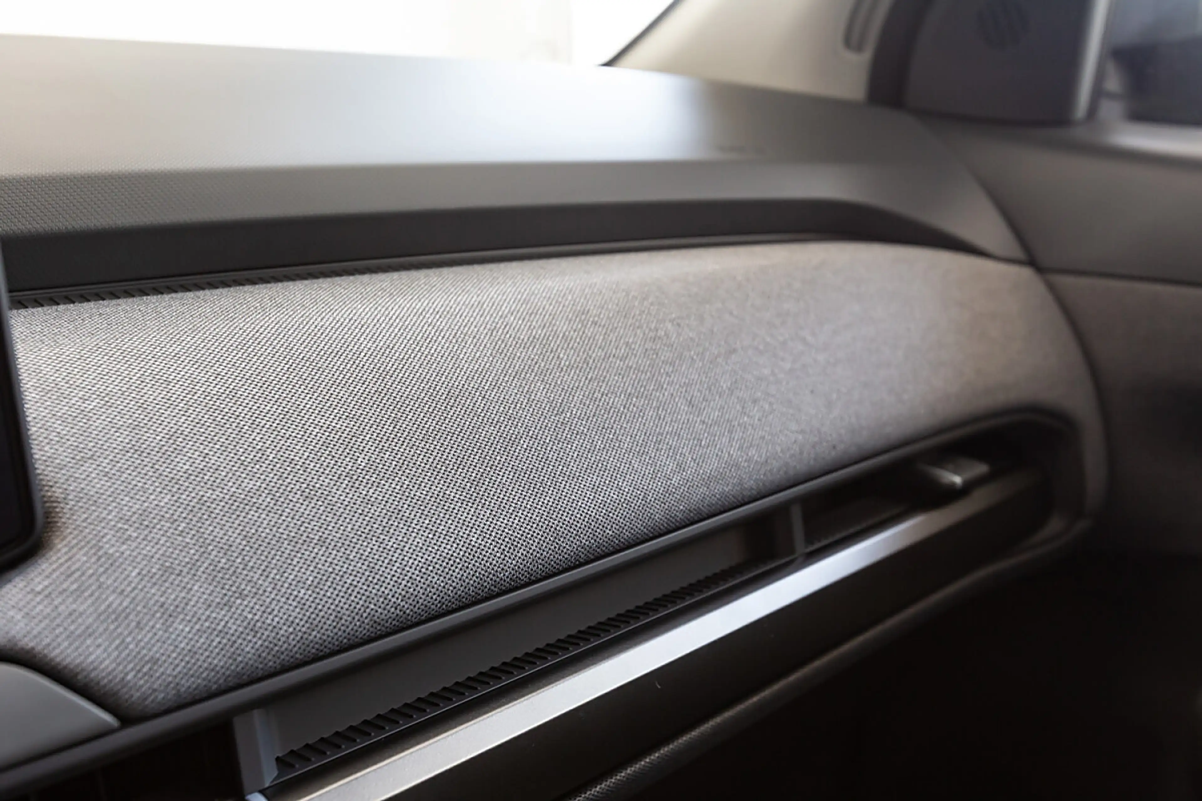 Kia EV3 AWD 81,4kWh Earth Plus — photo 12