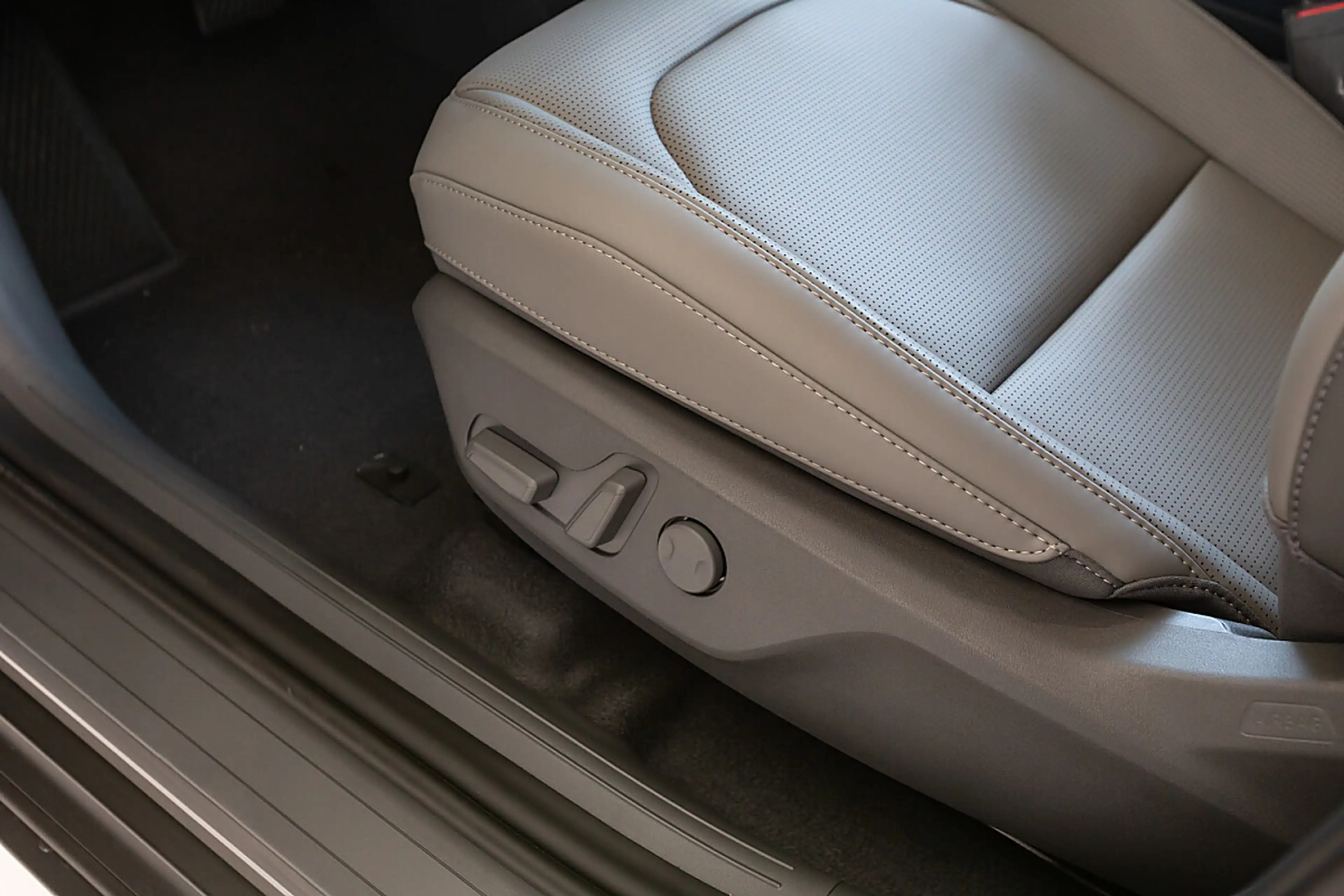 Kia EV3 AWD 81,4kWh Earth Plus — photo 13