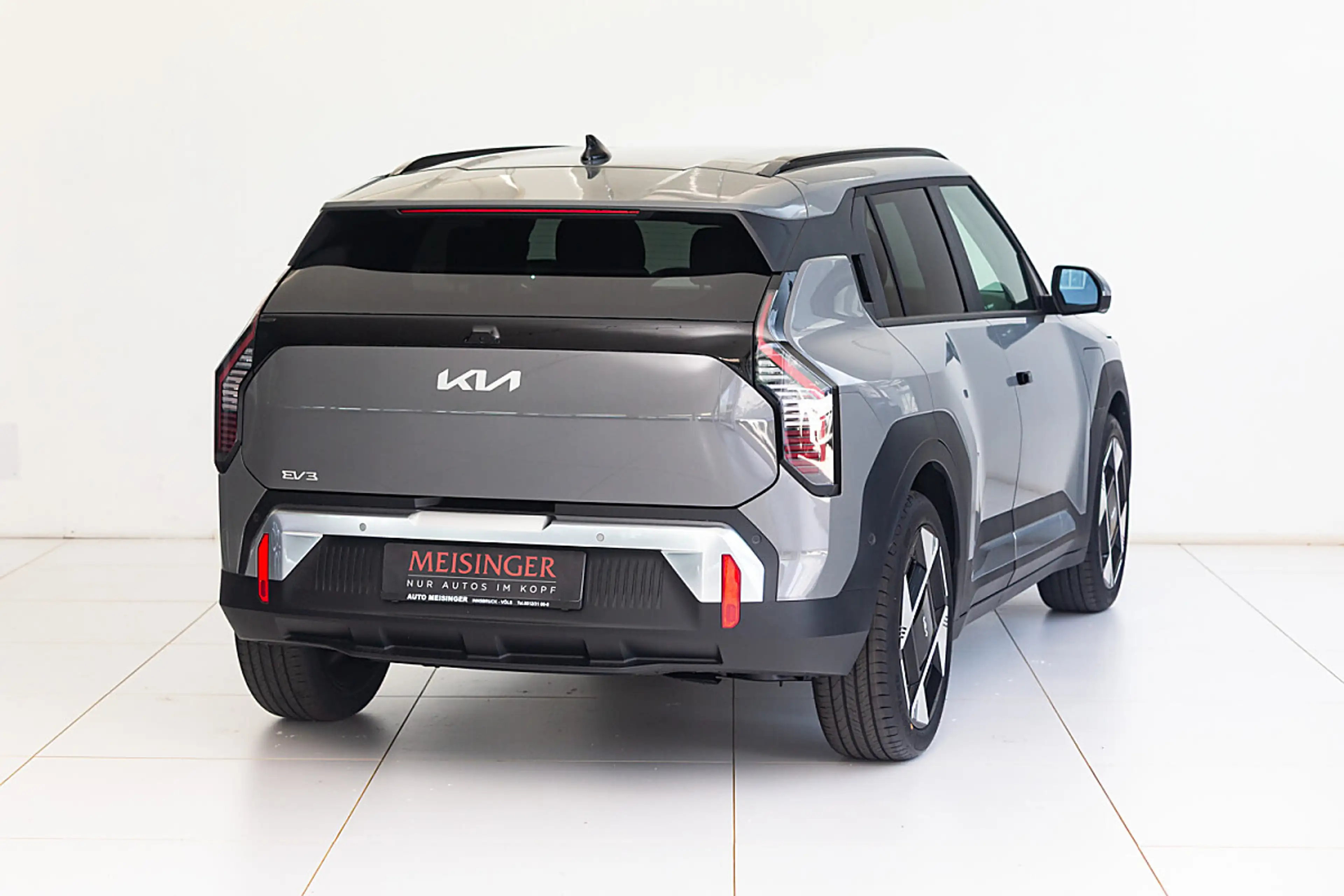 Kia EV3 AWD 81,4kWh Earth Plus — photo 2