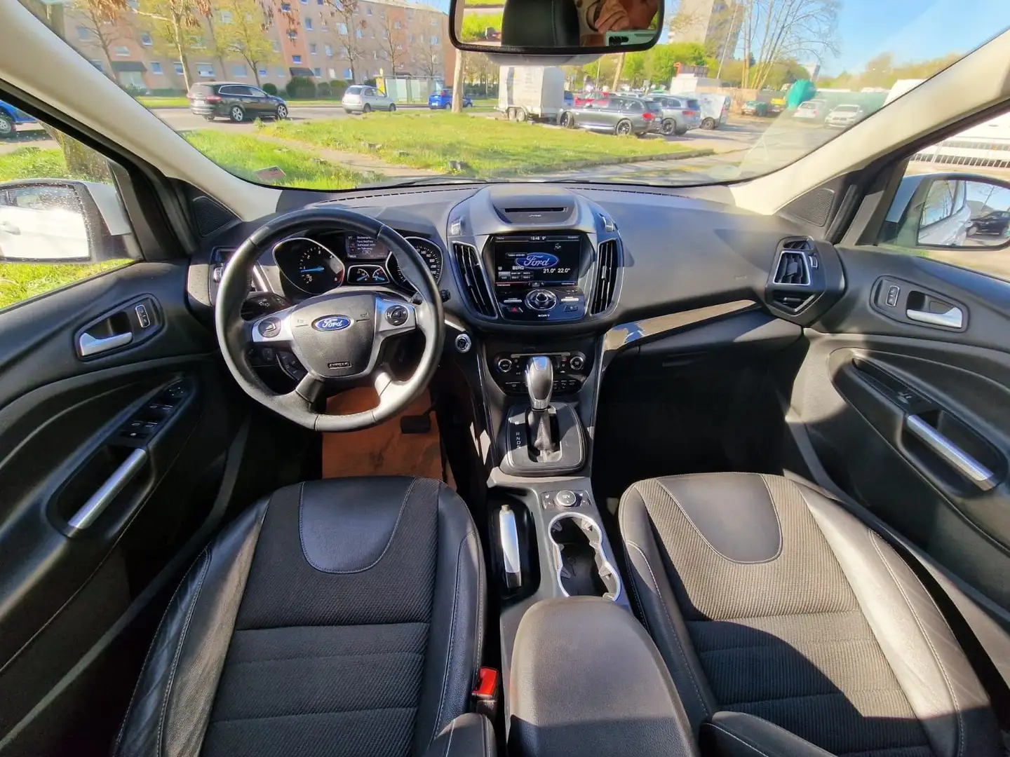 Ford Kuga Titanium/Automatik/4X4/Navi/1.Hand/EU6 Weiß - 2