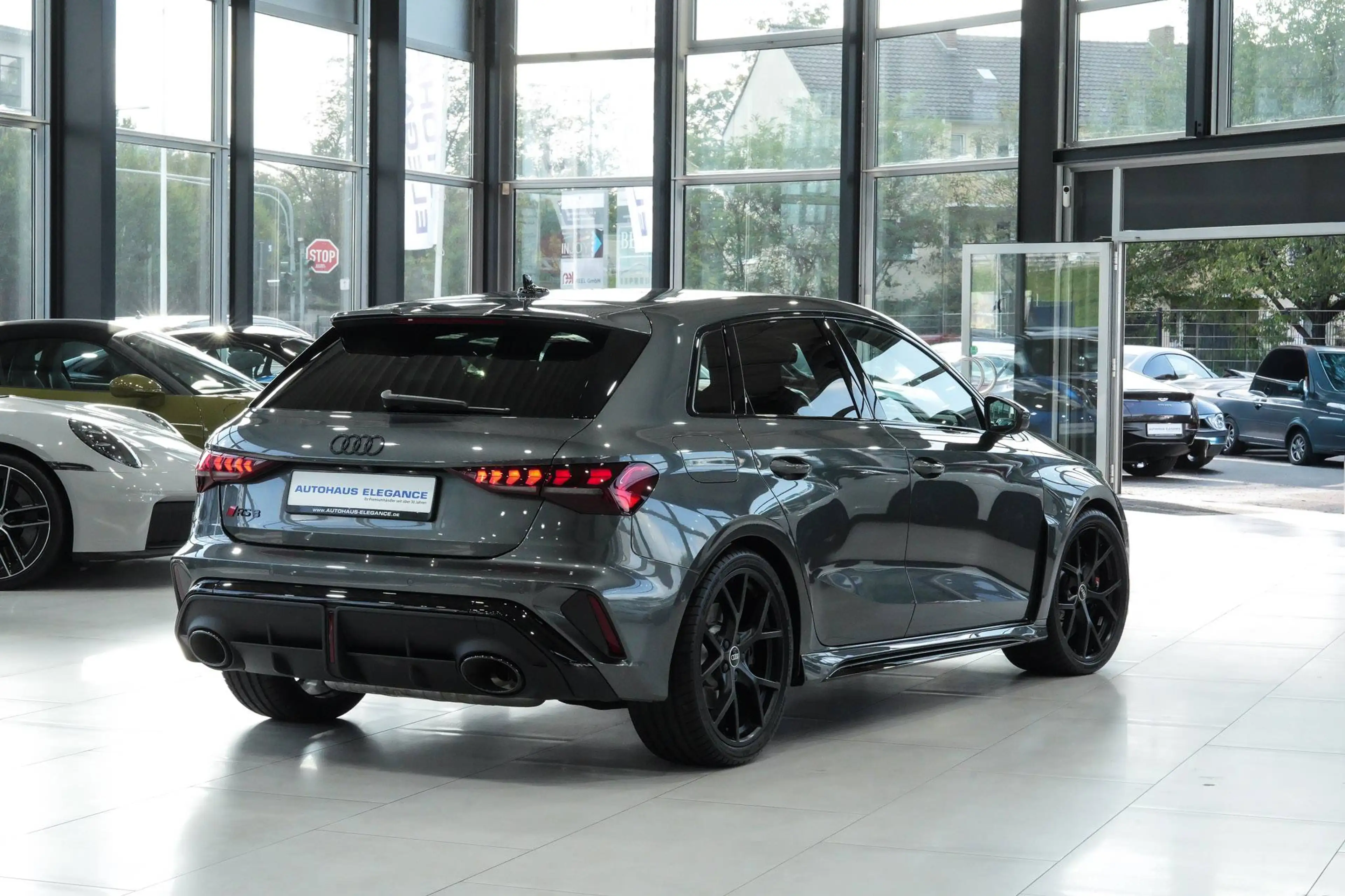 Audi RS3 Sportback quattro*SPORTSITZE*MATRIX*SONOS* — photo 2